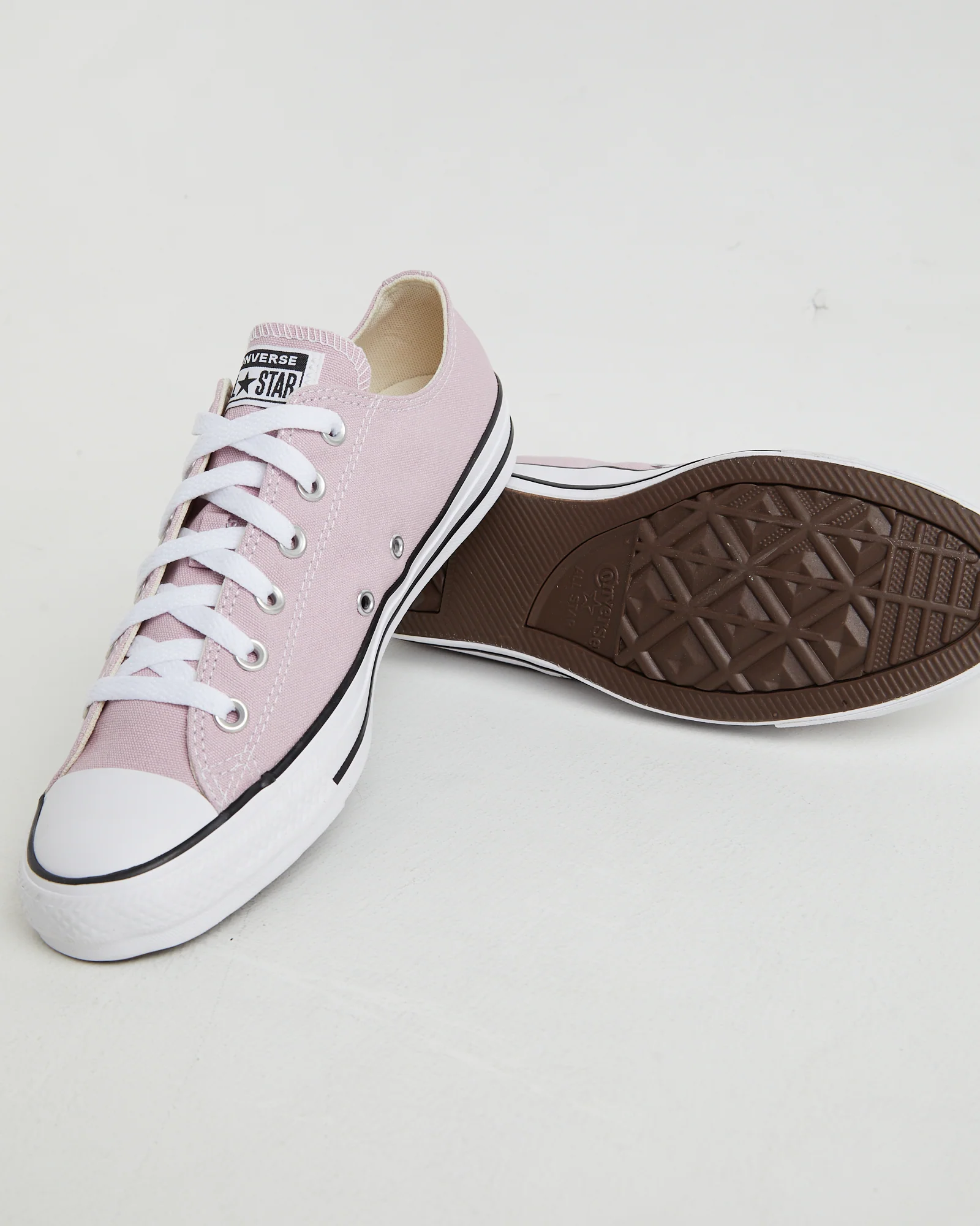 Chuck Taylor All Star Low Sneakers in Phantom Violet - Image 4