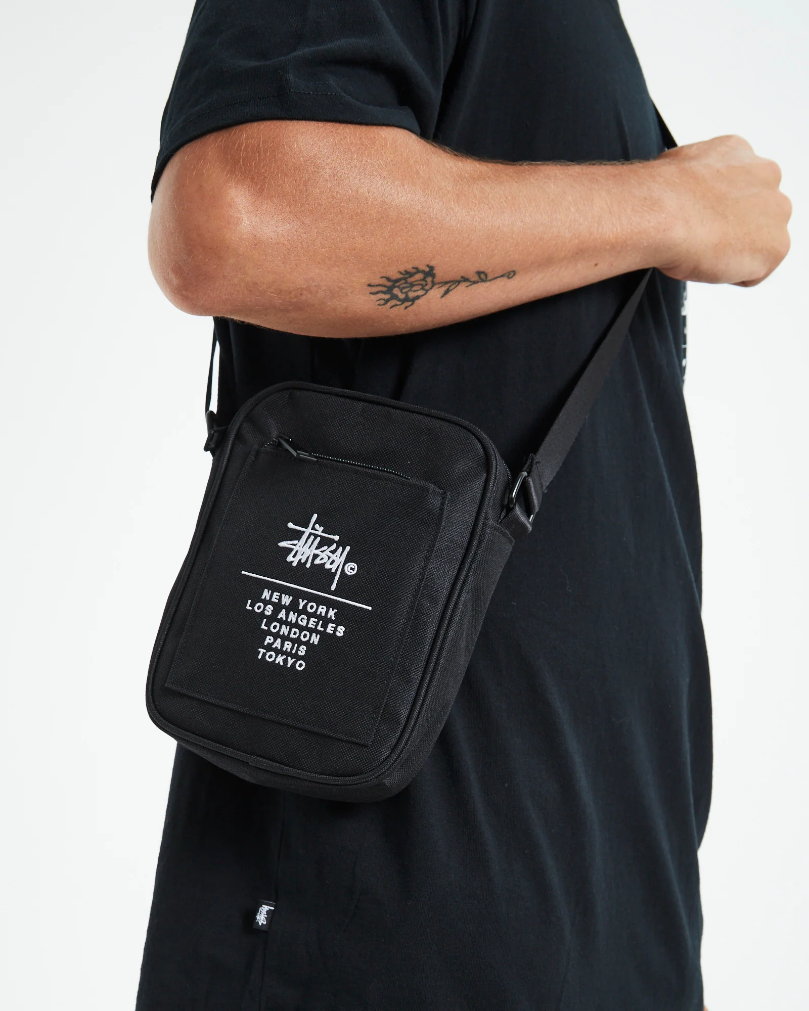 City Stack Messenger Bag Black - Image 6