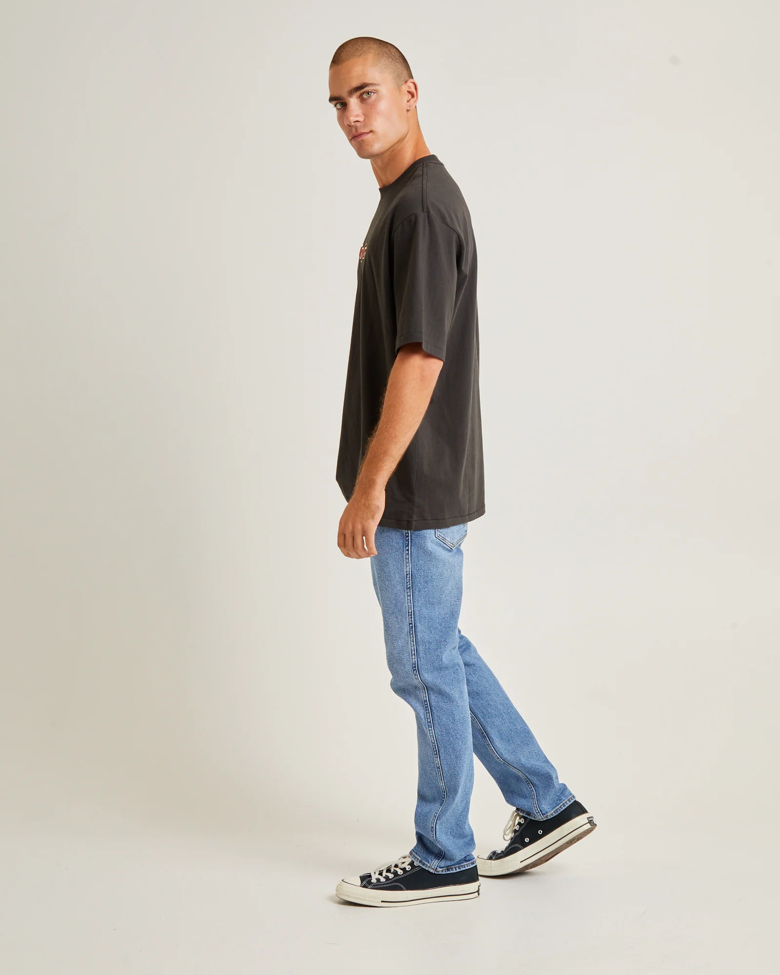 Cobra Logo Slacker T-Shirt Worn Black - Image 4