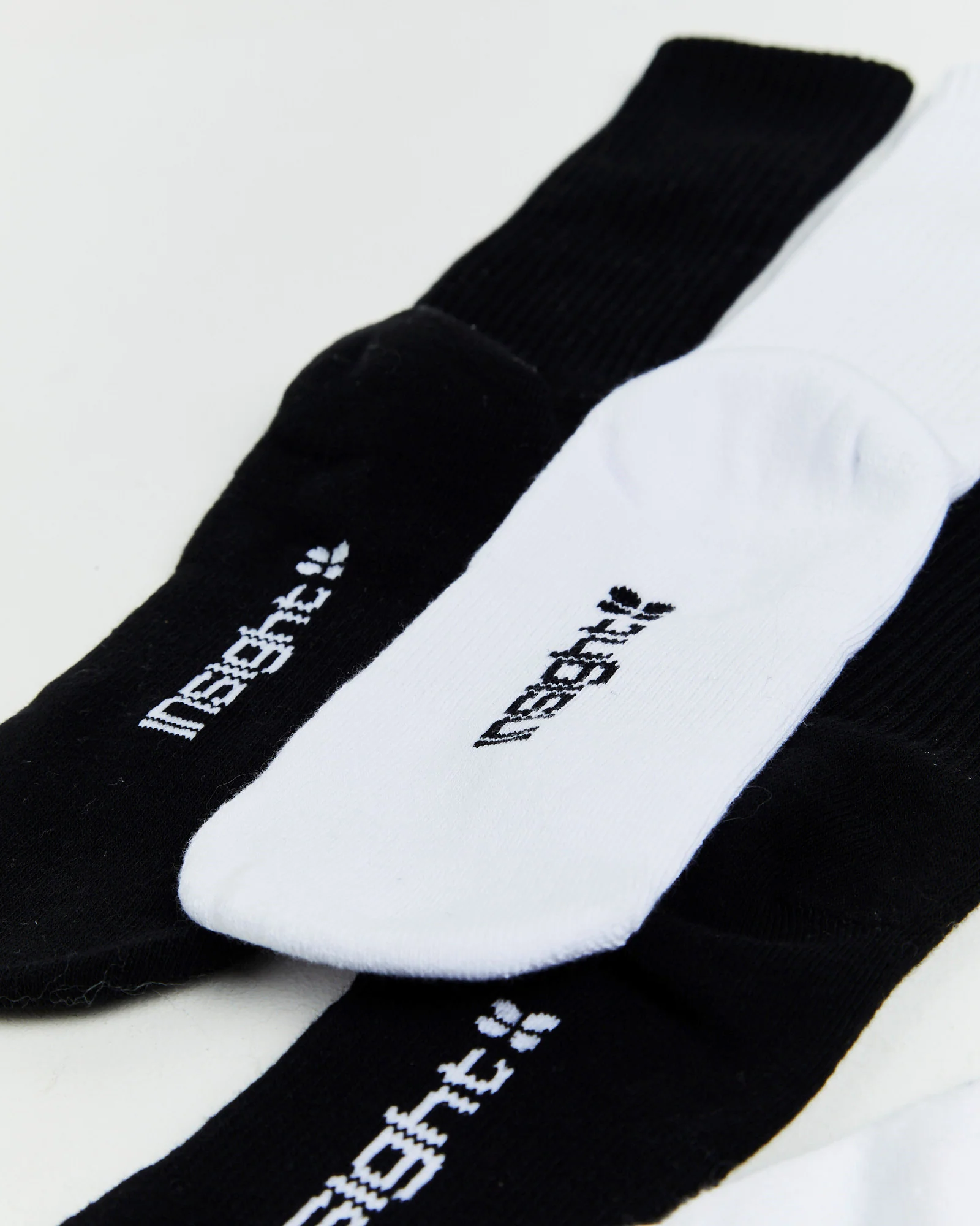 Core Crew Socks 2 Pack White/Black - Image 2