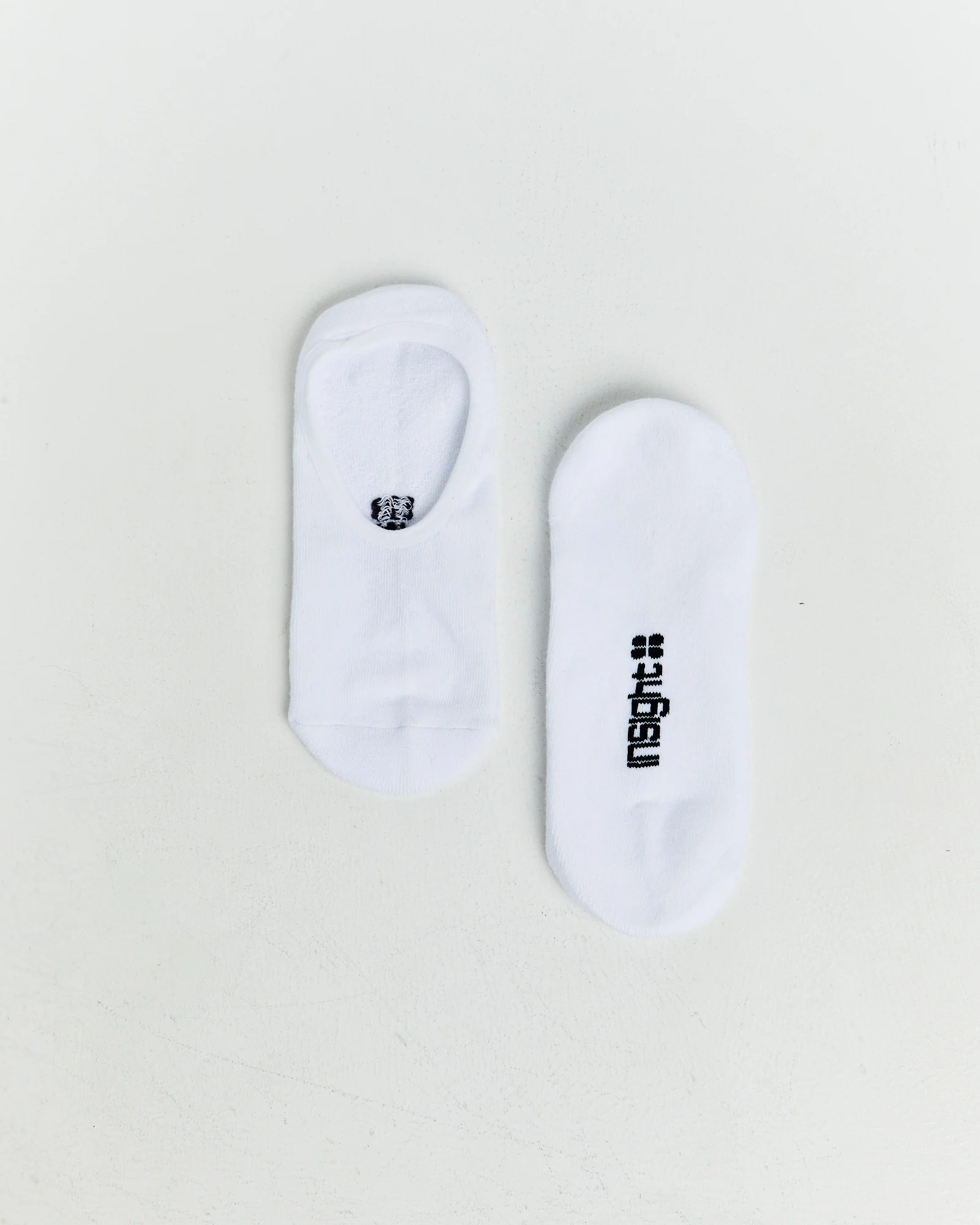Core Unisex Invisible Socks 3 Pack White/Black - Image 3
