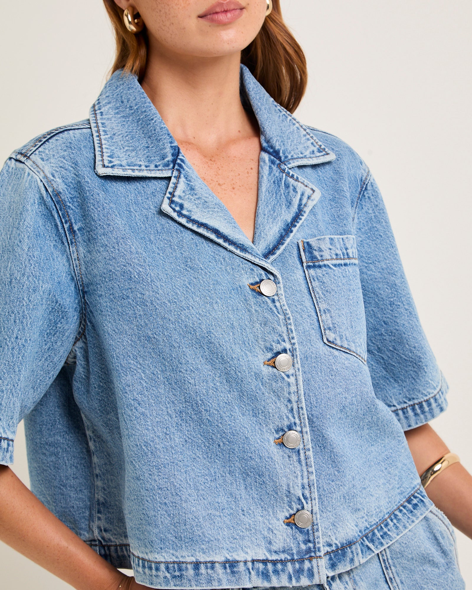 Cropped Resort Shorts Sleeved Denim Shirt - Image 5