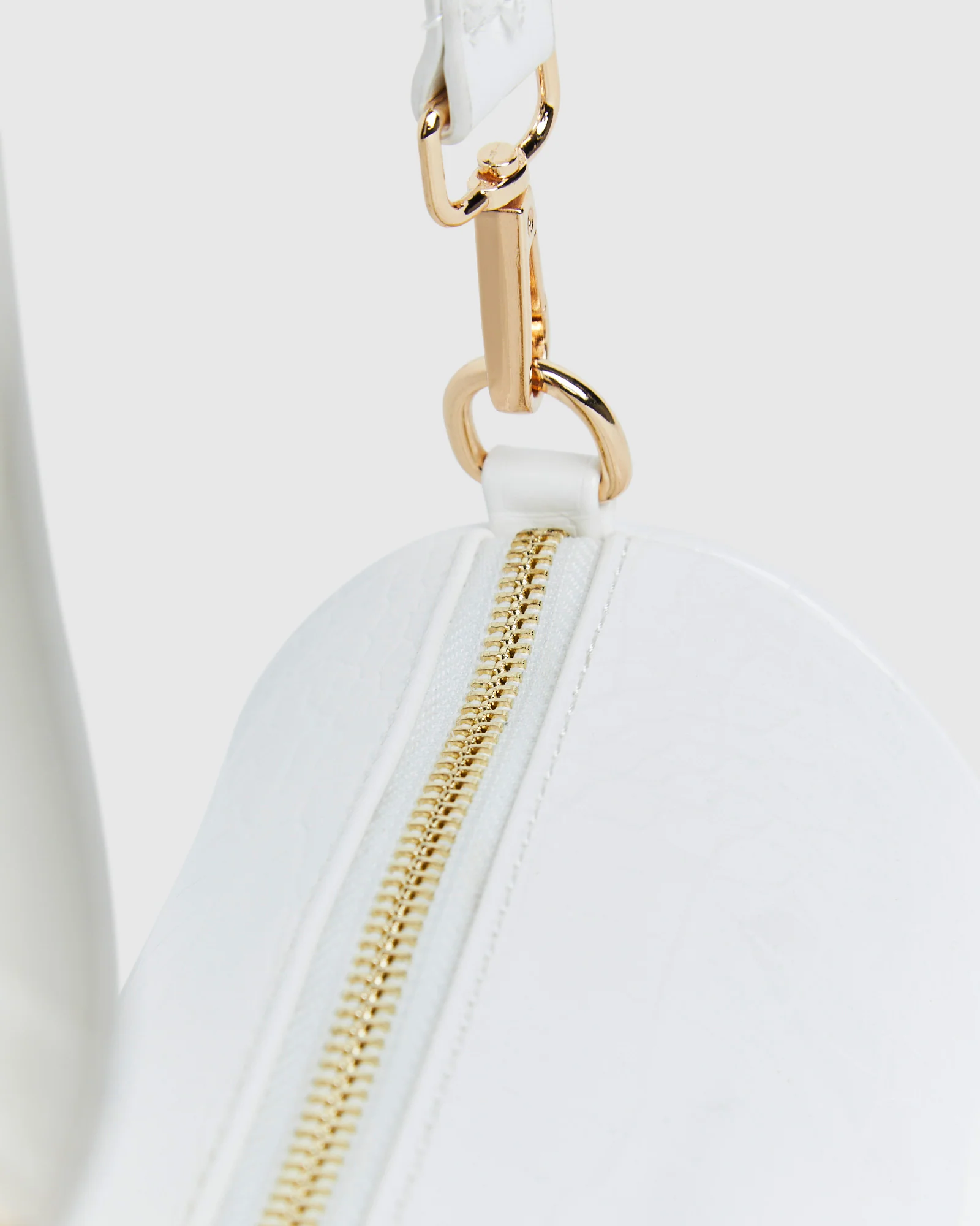 Curvy Shoulder Bag White - Image 5