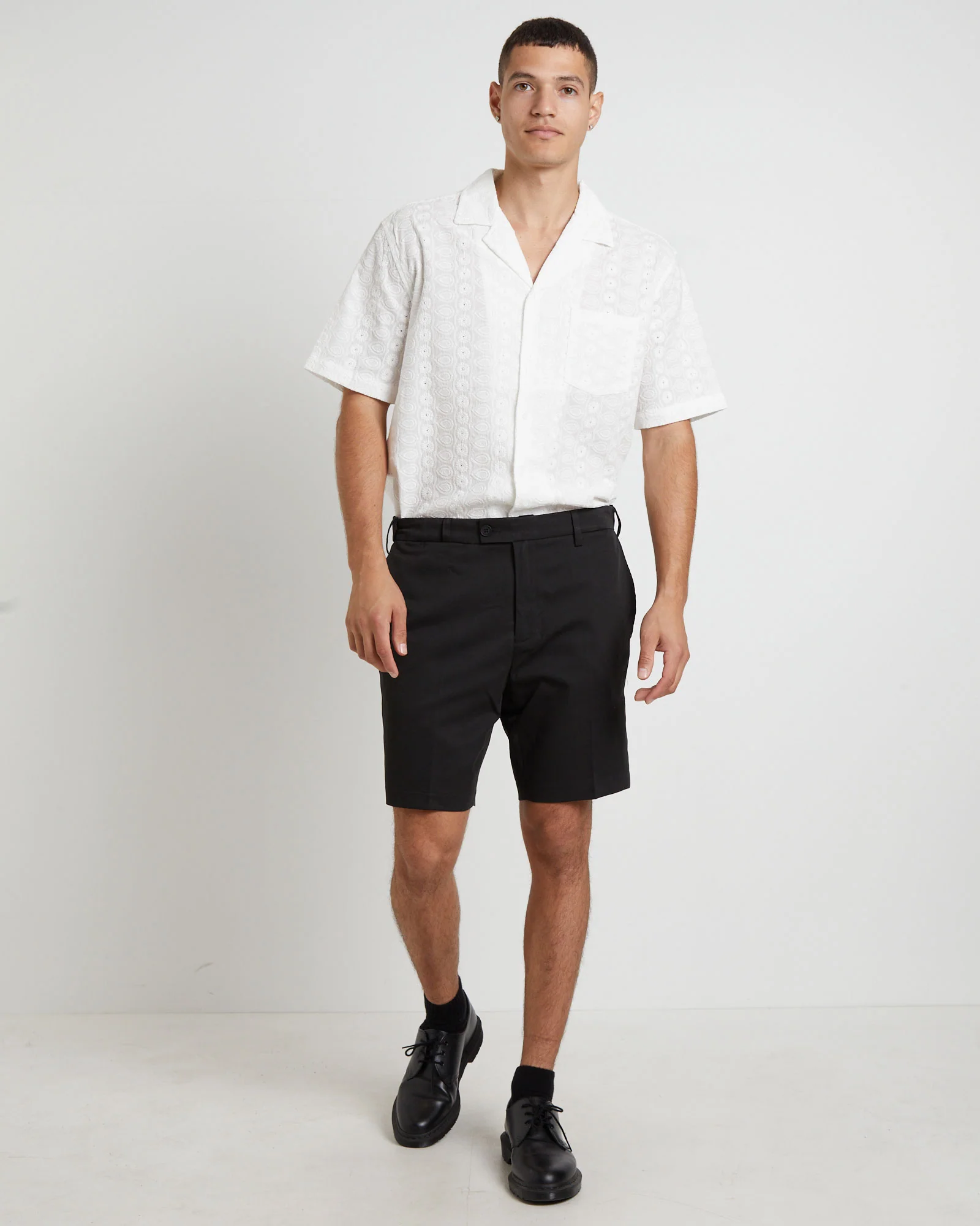 Dacks Shorts in Black - Image 3