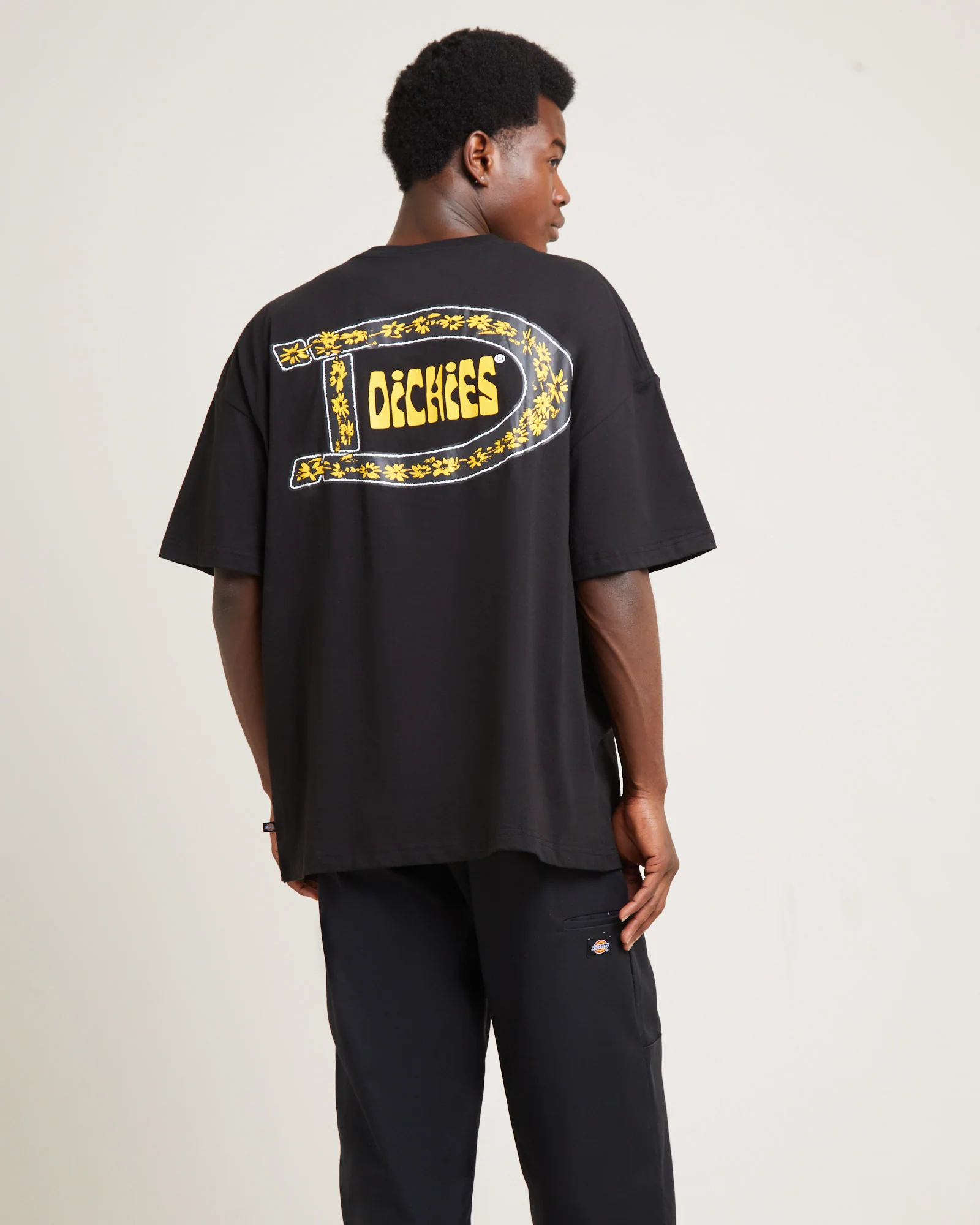 Daisy Chain 330 Short Sleeve T-Shirt Black - Image 2