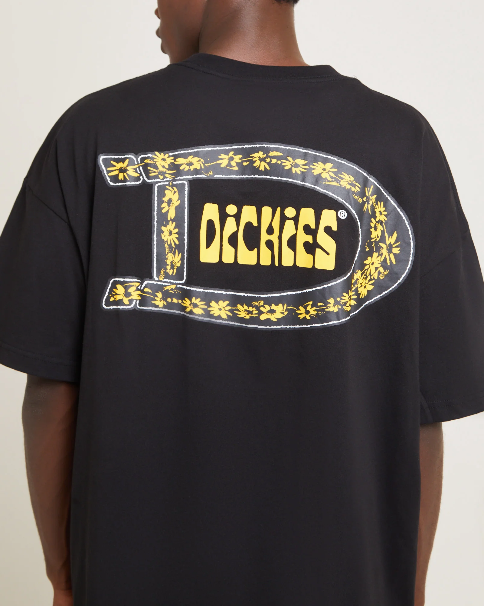 Daisy Chain 330 Short Sleeve T-Shirt Black - Image 5