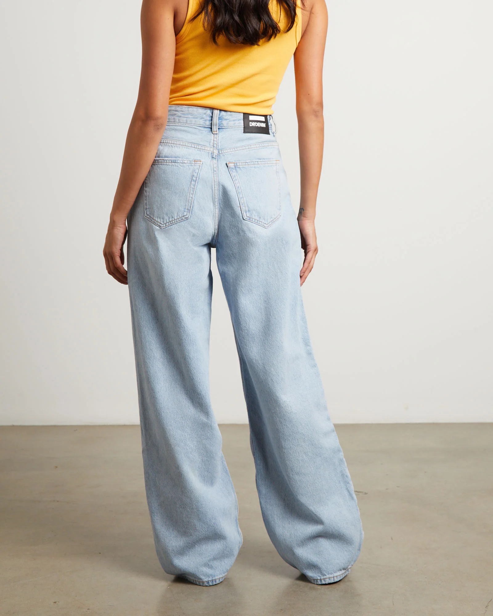 Donna Denim Jeans Stream Light Worn - Image 2