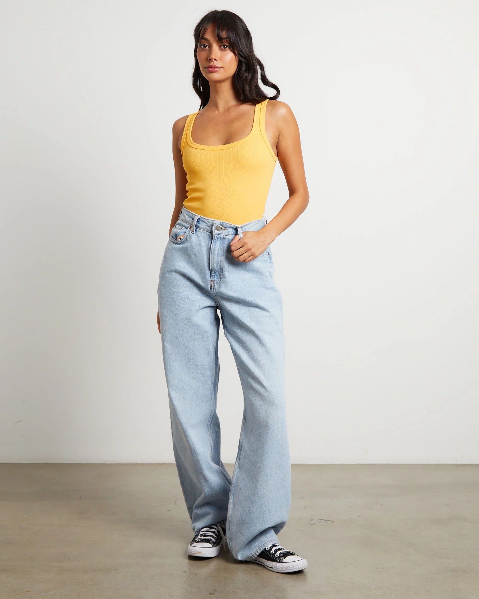 Donna Denim Jeans Stream Light Worn - Image 3