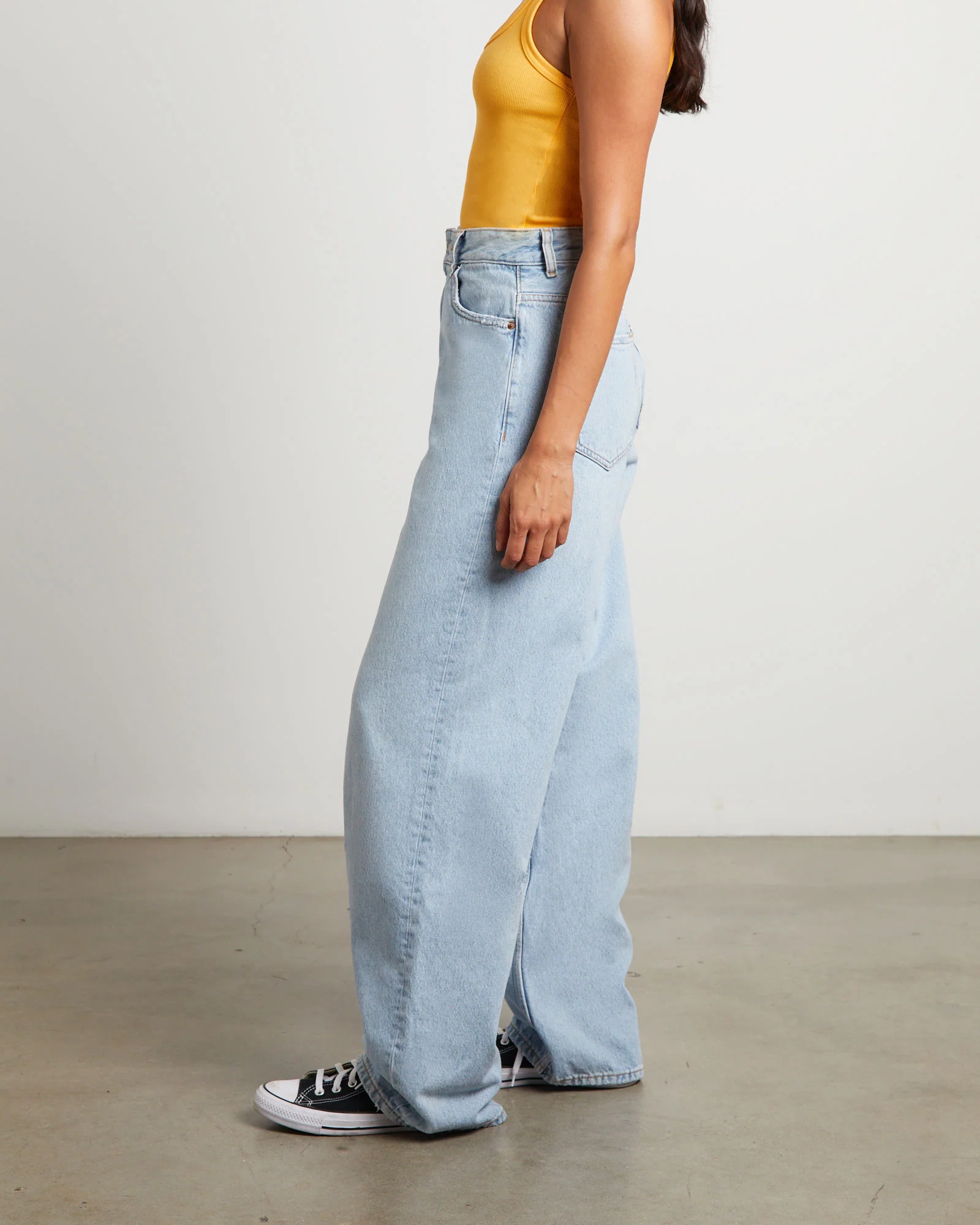Donna Denim Jeans Stream Light Worn - Image 4