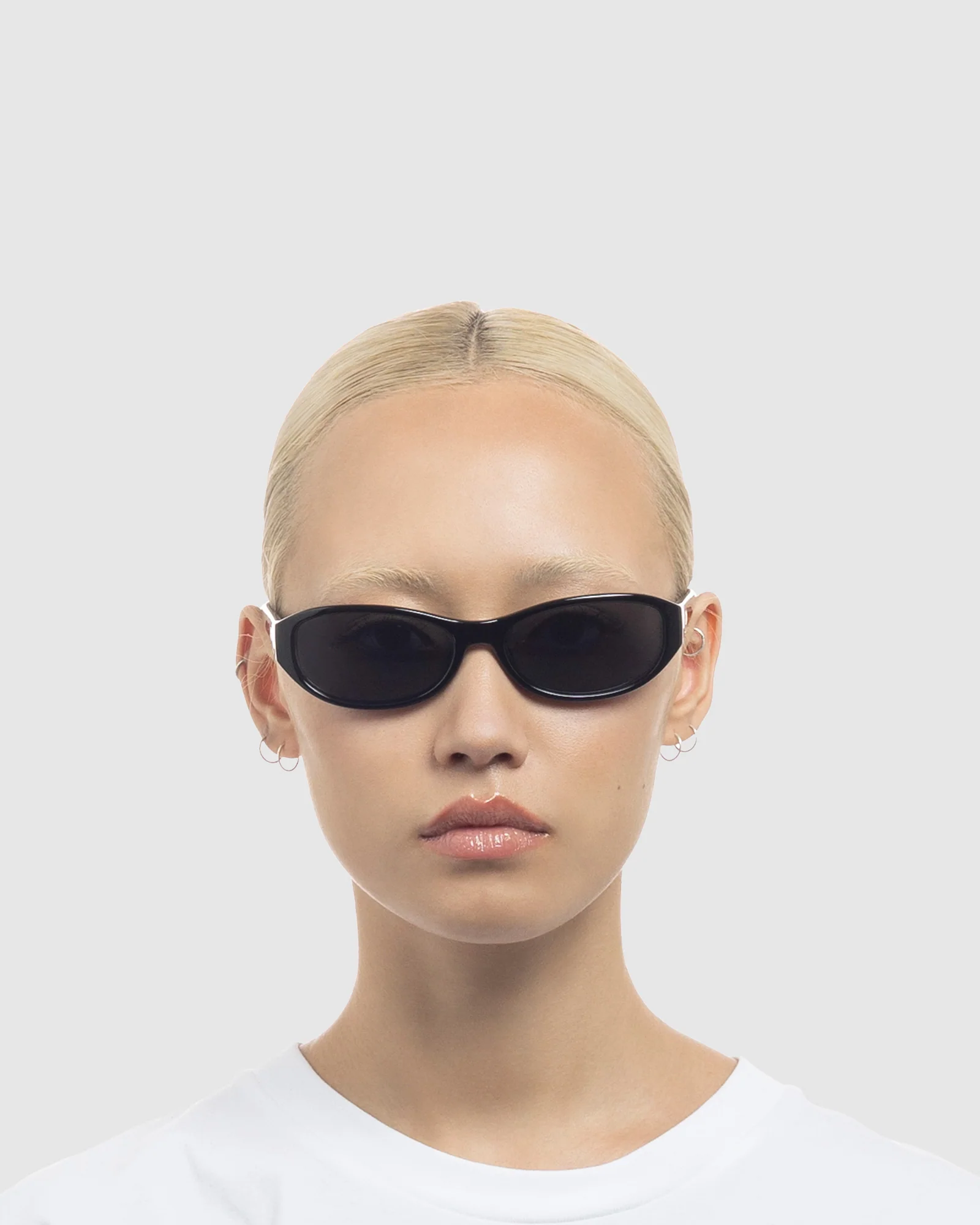 Don't Cha Sunglasses Black/Smoke Mono - Image 4