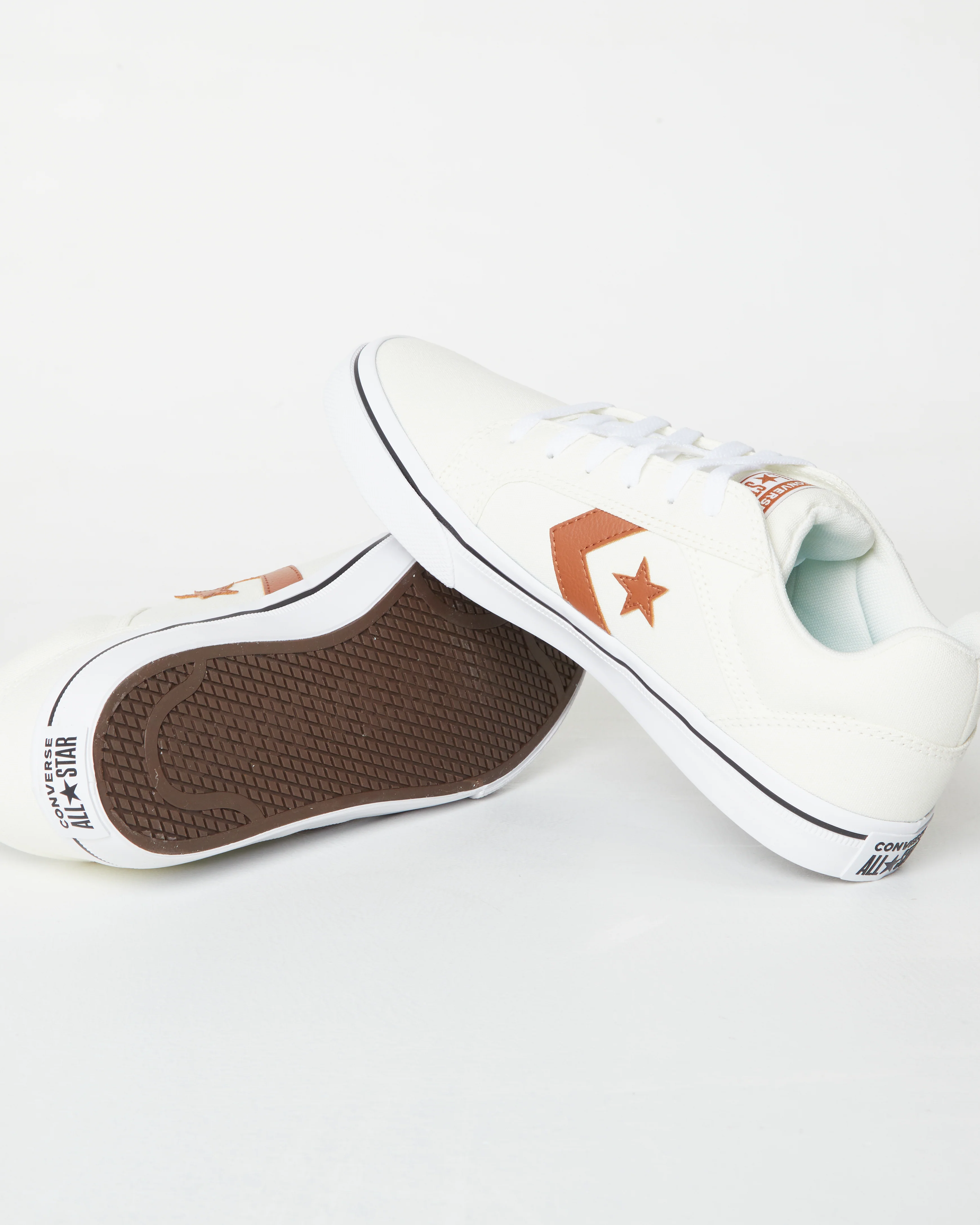 El Distrito 2.0 Craft Remastered Ox Senakers in Egret White - Image 2