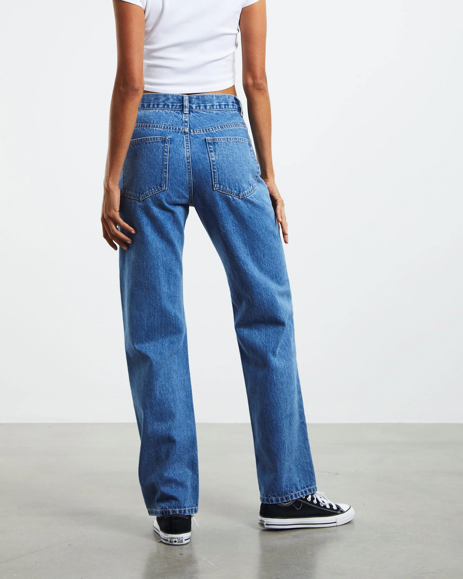 Emmy Low Rise V-Waist Straight Jeans Bright Blue - Image 2