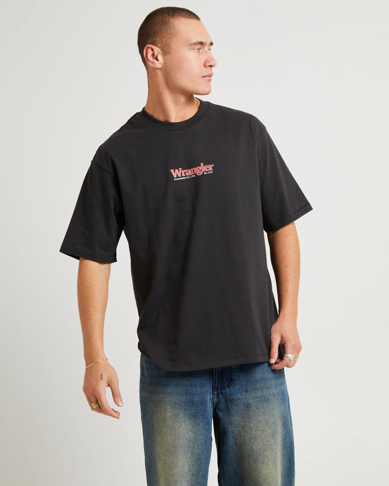 Everyday Slacker T-Shirt Worn Black - Image 4