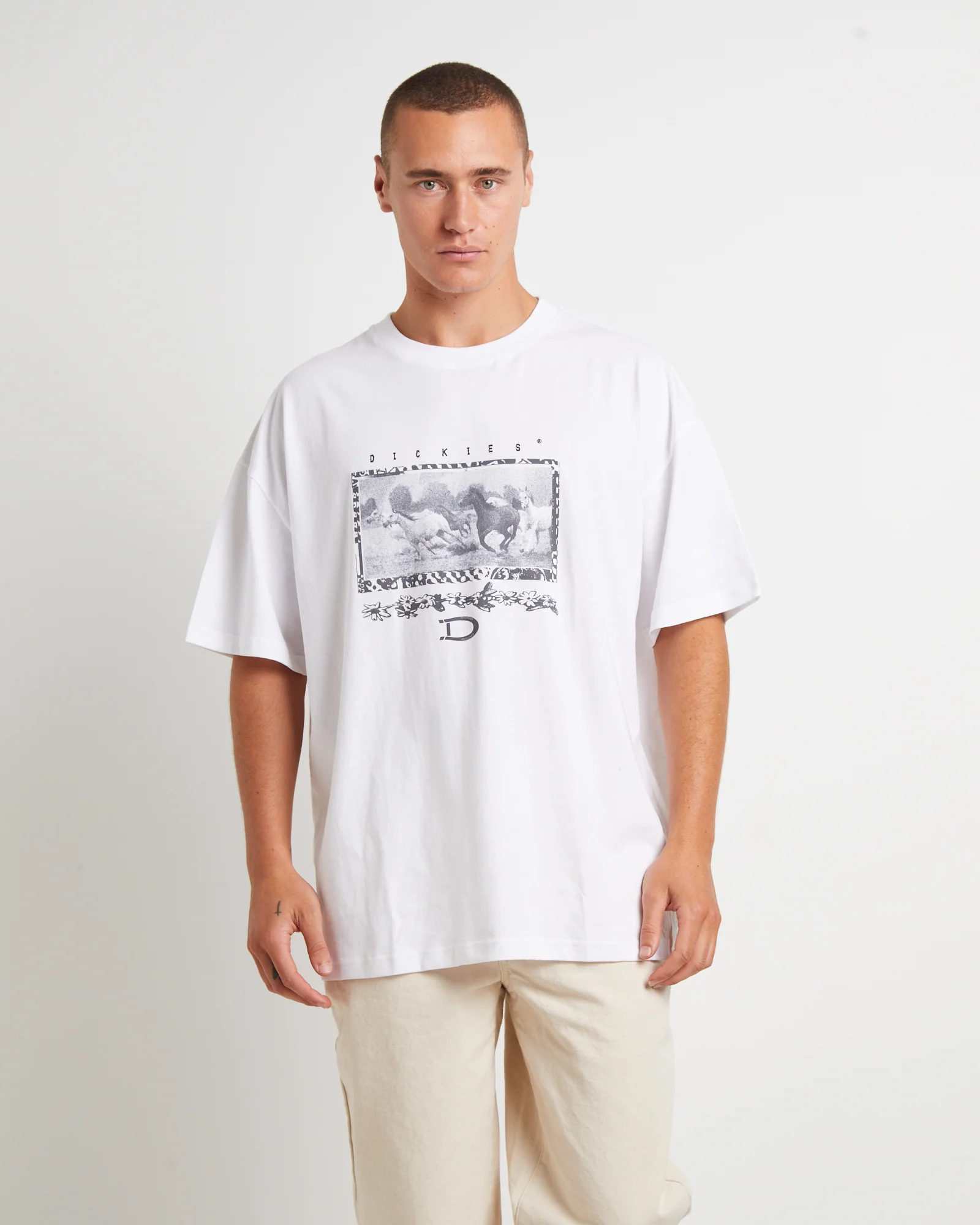 Field Guide 330 Short Sleeve T-Shirt in White