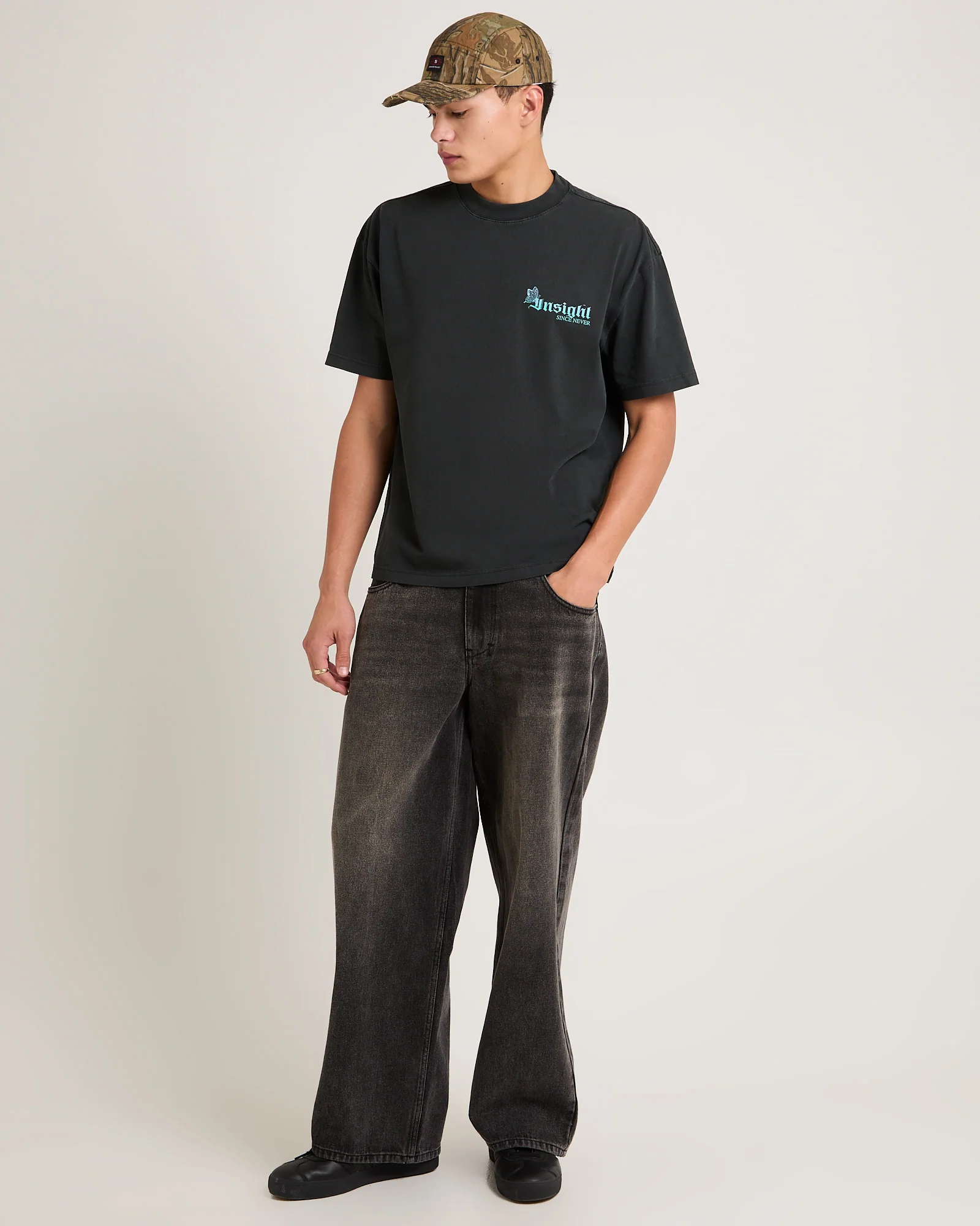 Gardens Cropped T-Shirt - Image 3