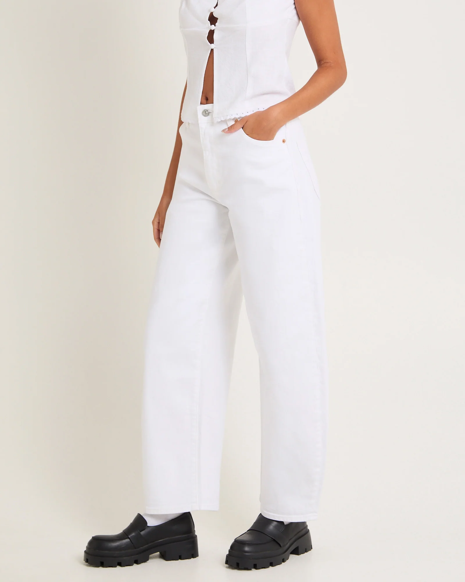 Gigi Barrel Denim Jeans - Image 4