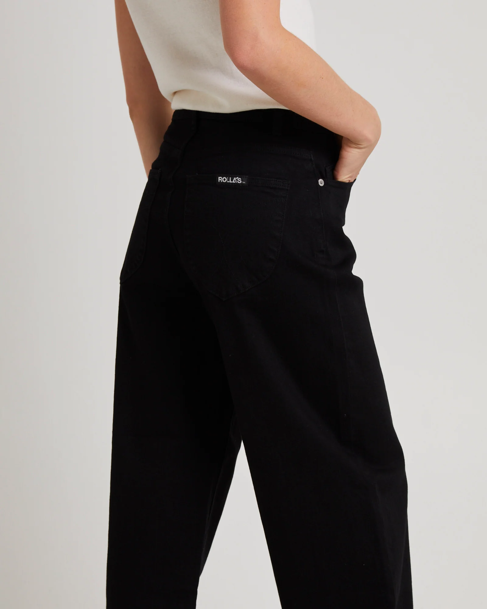 Gigi Barrel Jeans Forever Black - Image 5