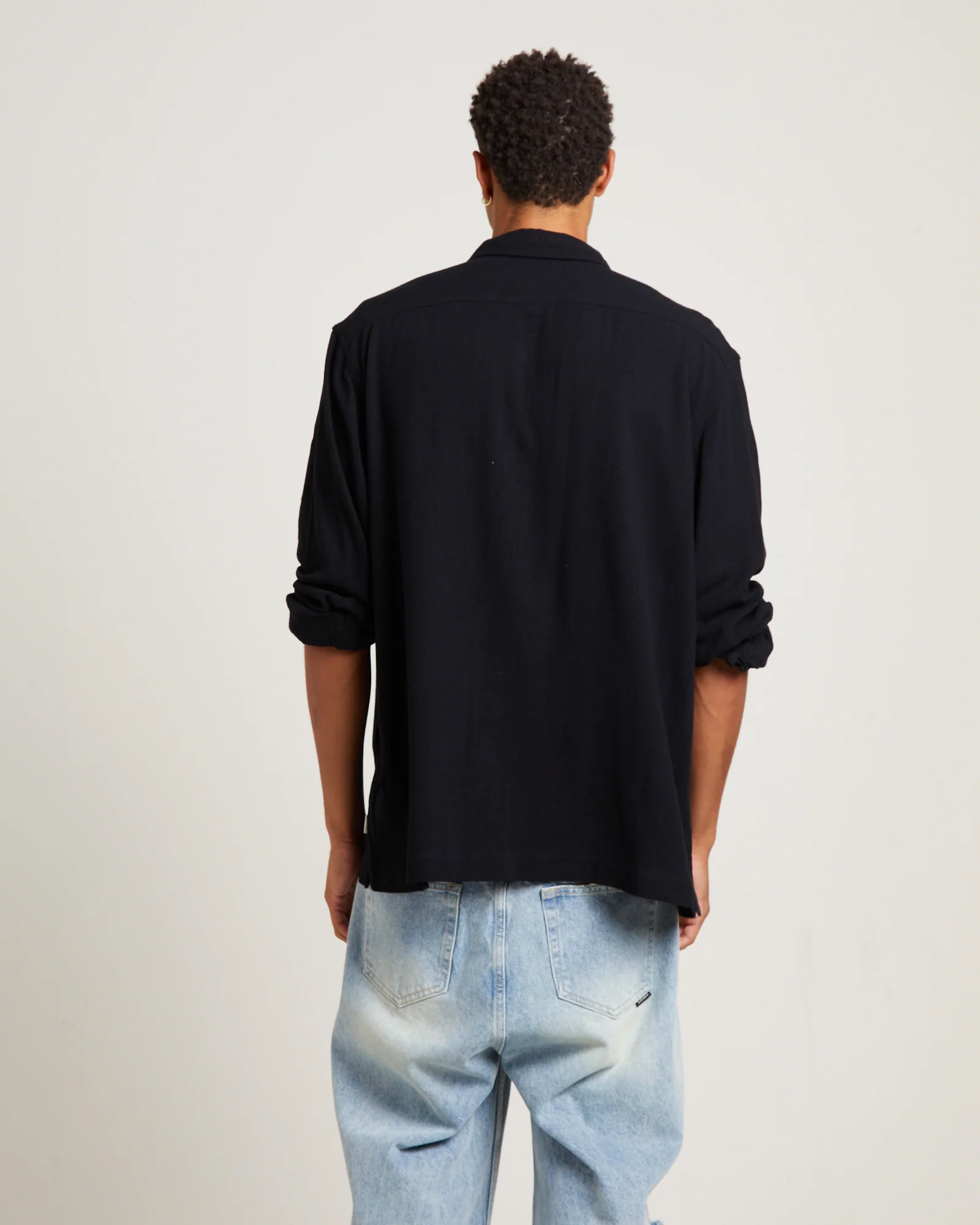 Harrison Linen Long Sleeve Shirt in Black - Image 2