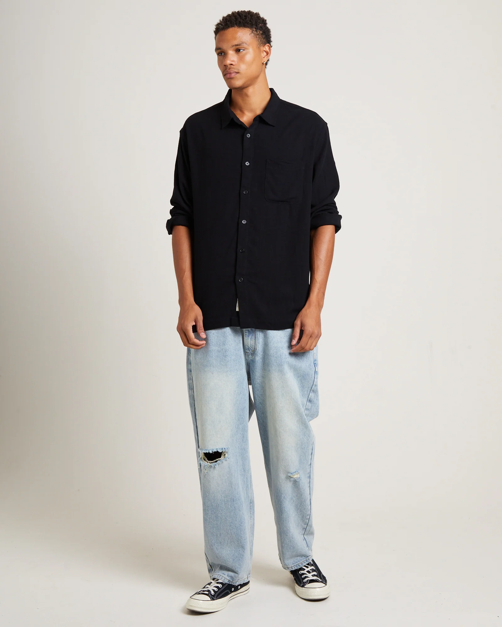 Harrison Linen Long Sleeve Shirt in Black - Image 3