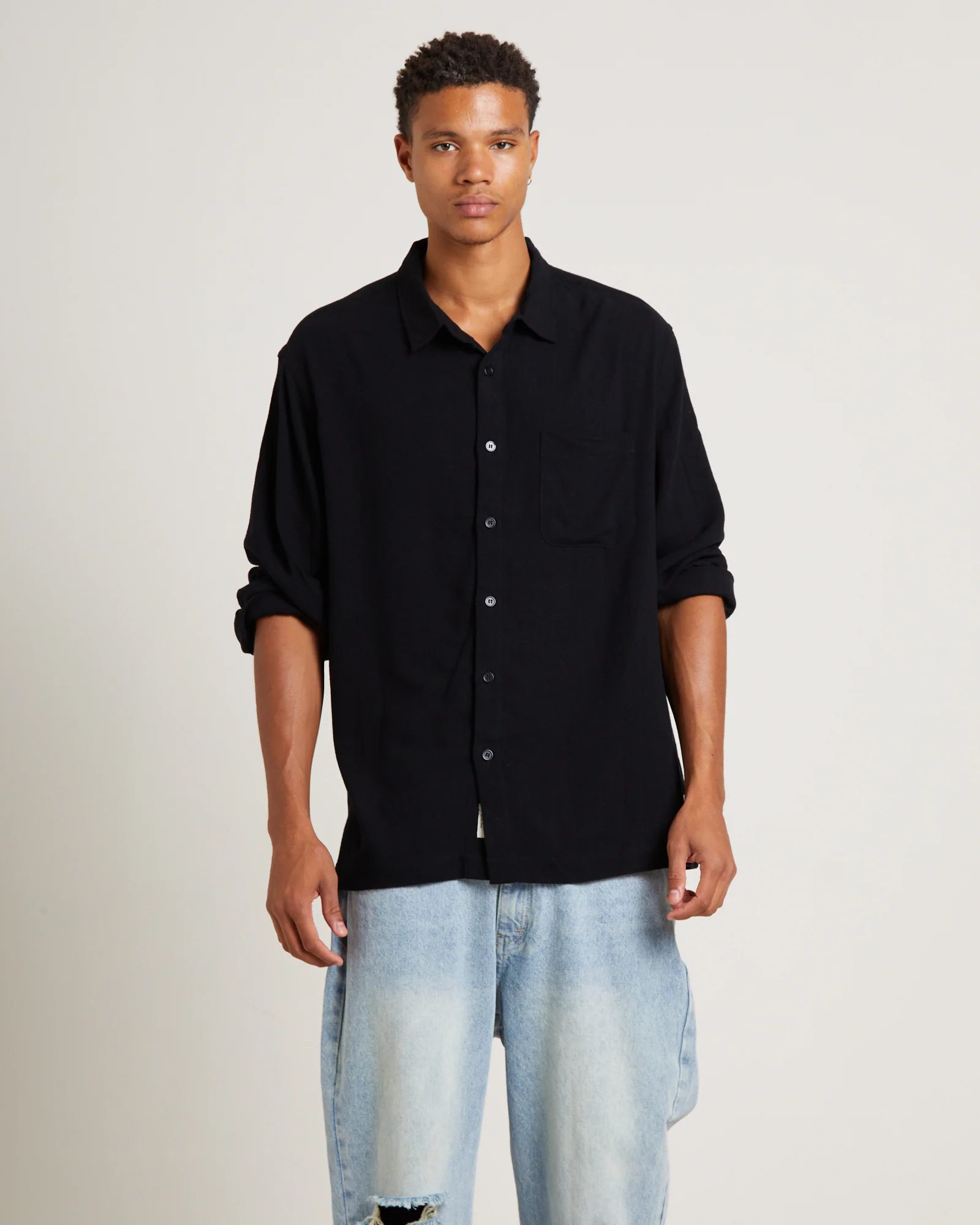 Harrison Linen Long Sleeve Shirt in Black - Image 5