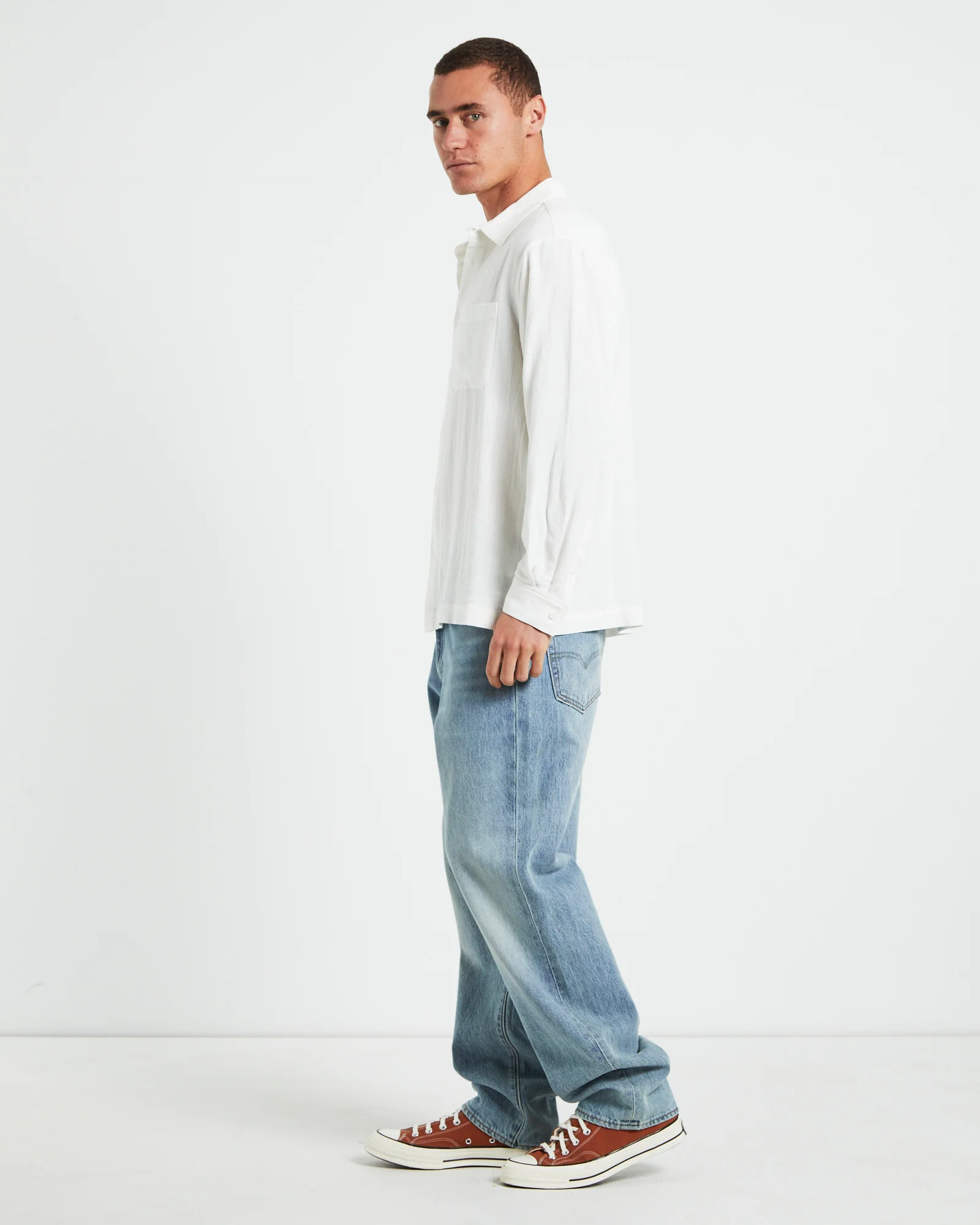 Harrison Linen Long Sleeve Shirt in White - Image 4