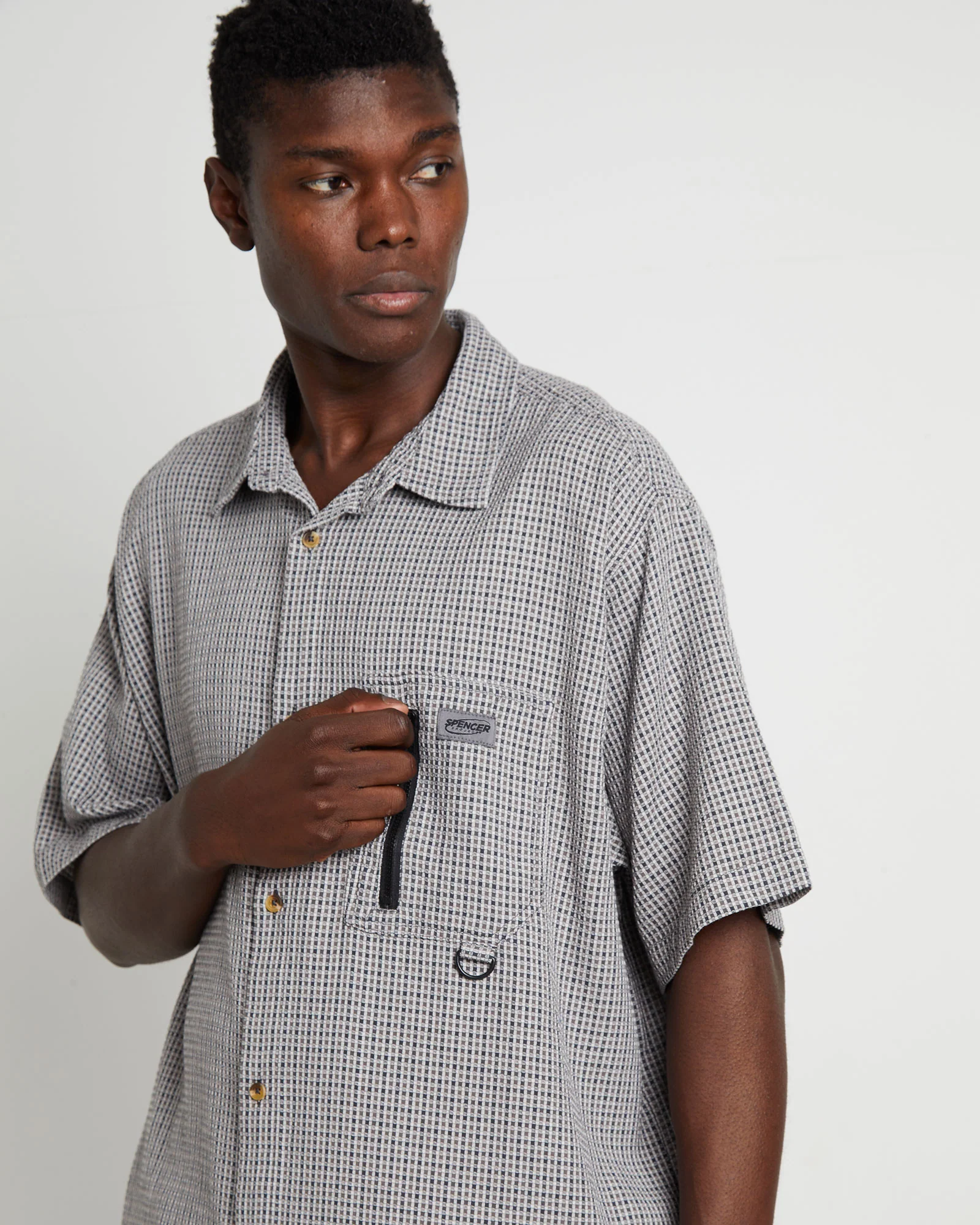 Hicker Short Sleeve Shirt in Charcoal - Image 5