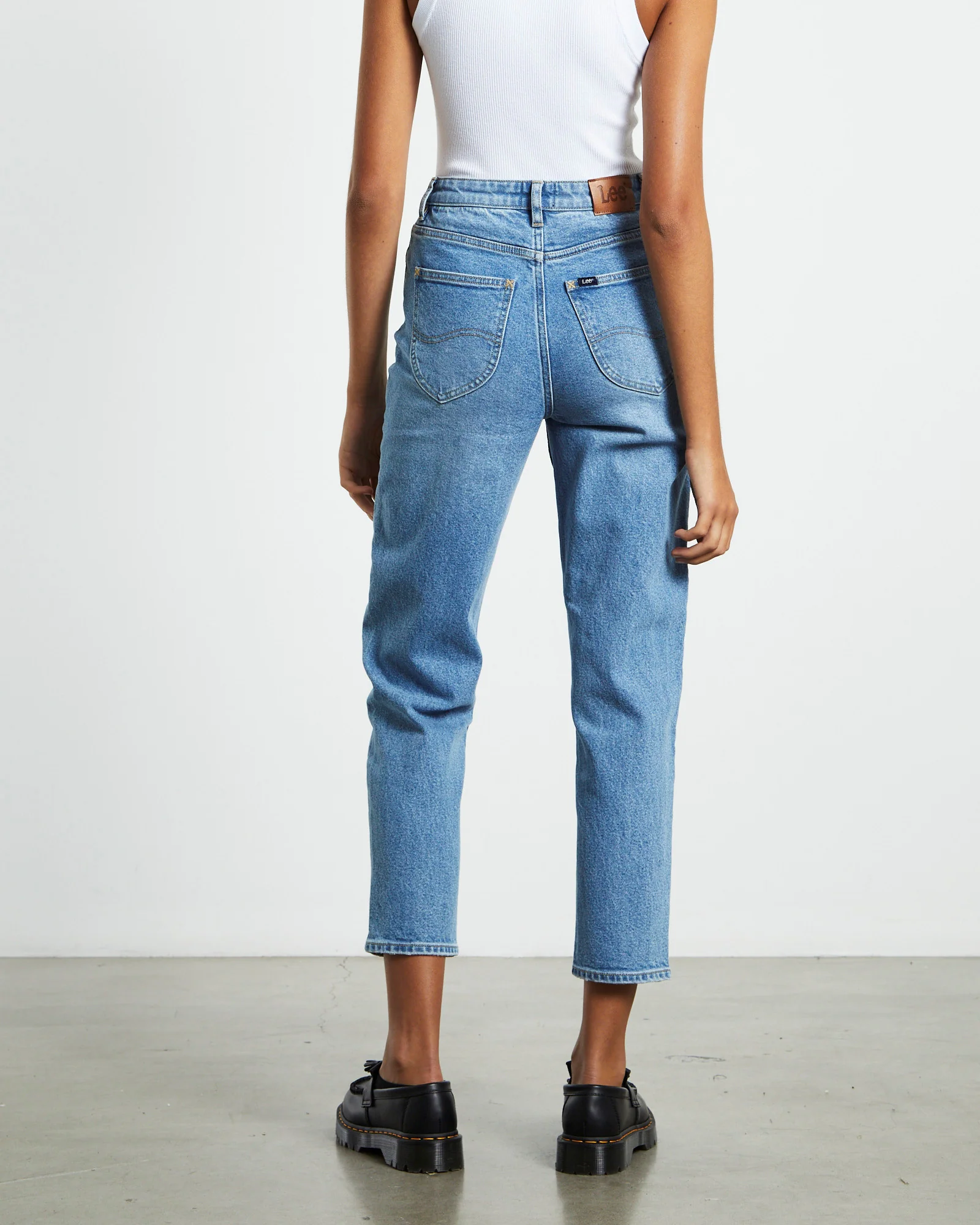High Mom Jeans Blue Hue - Image 2