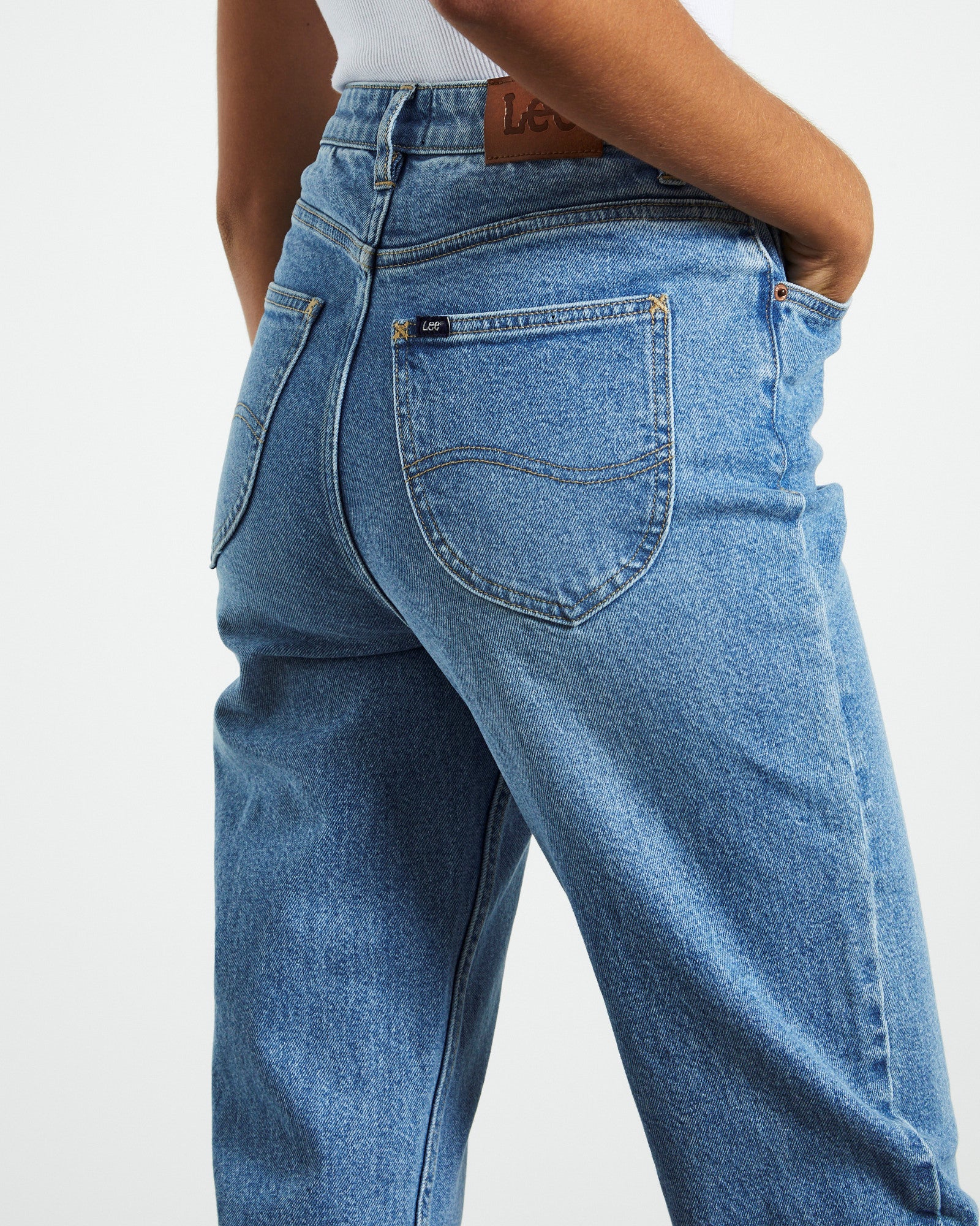 High Mom Jeans Blue Hue - Image 6