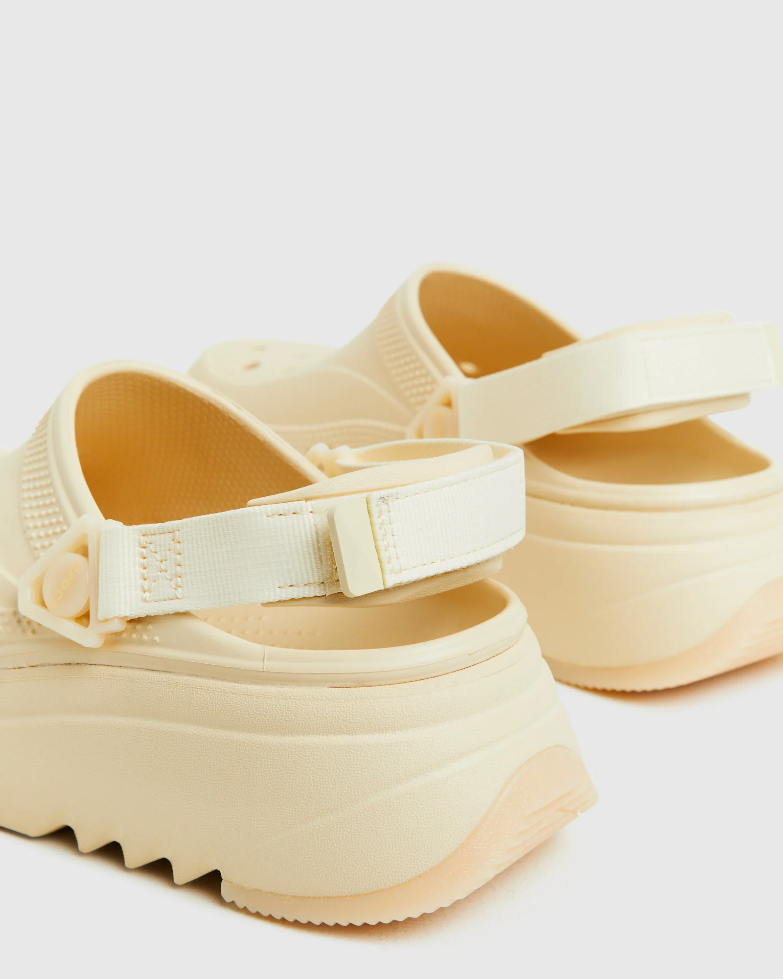 Hiker 2.0 Clogs - Image 5