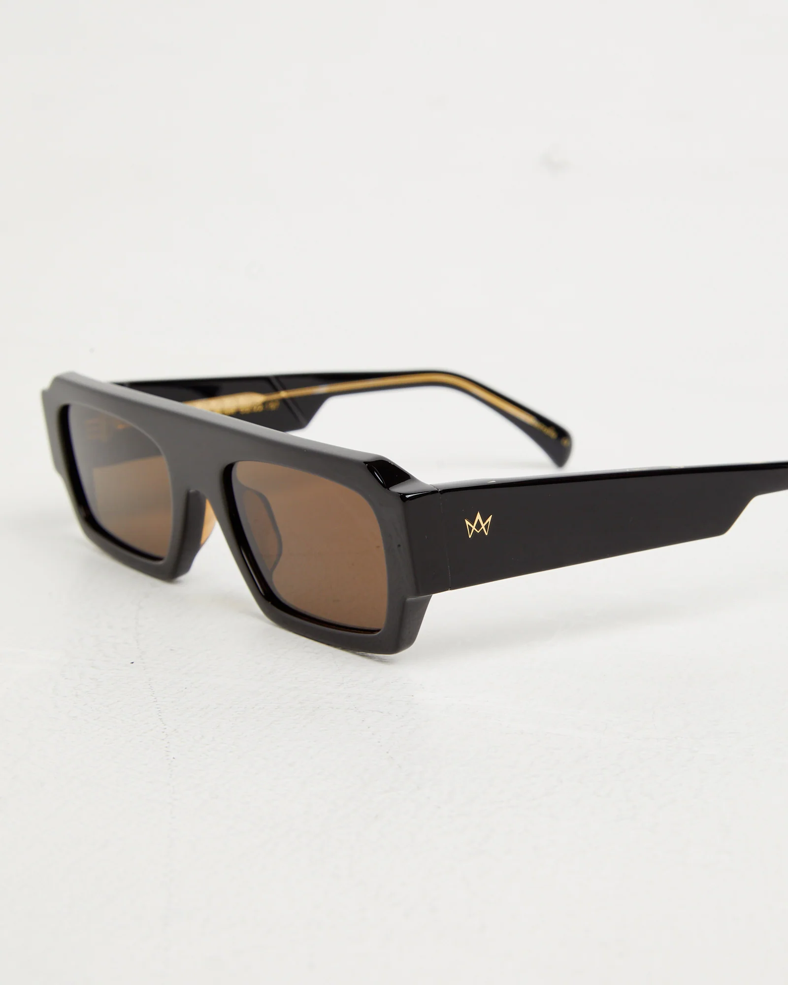 Howie Large Sunglasses in Black - Image 2