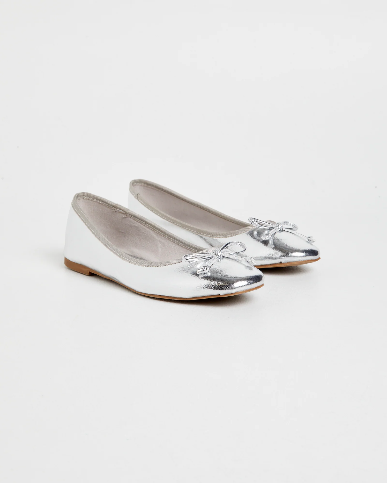 Isaiah Classic Ballet Flats Silver Metallic - Image 2