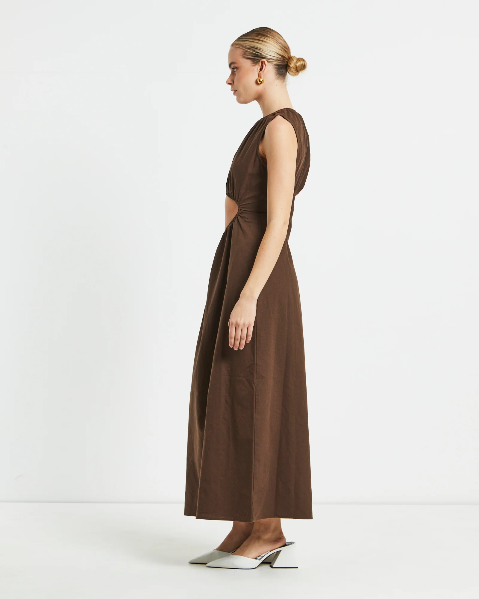 Isobel One Shoulder Cut Out Midi Dress in Chocolate - Image 2
