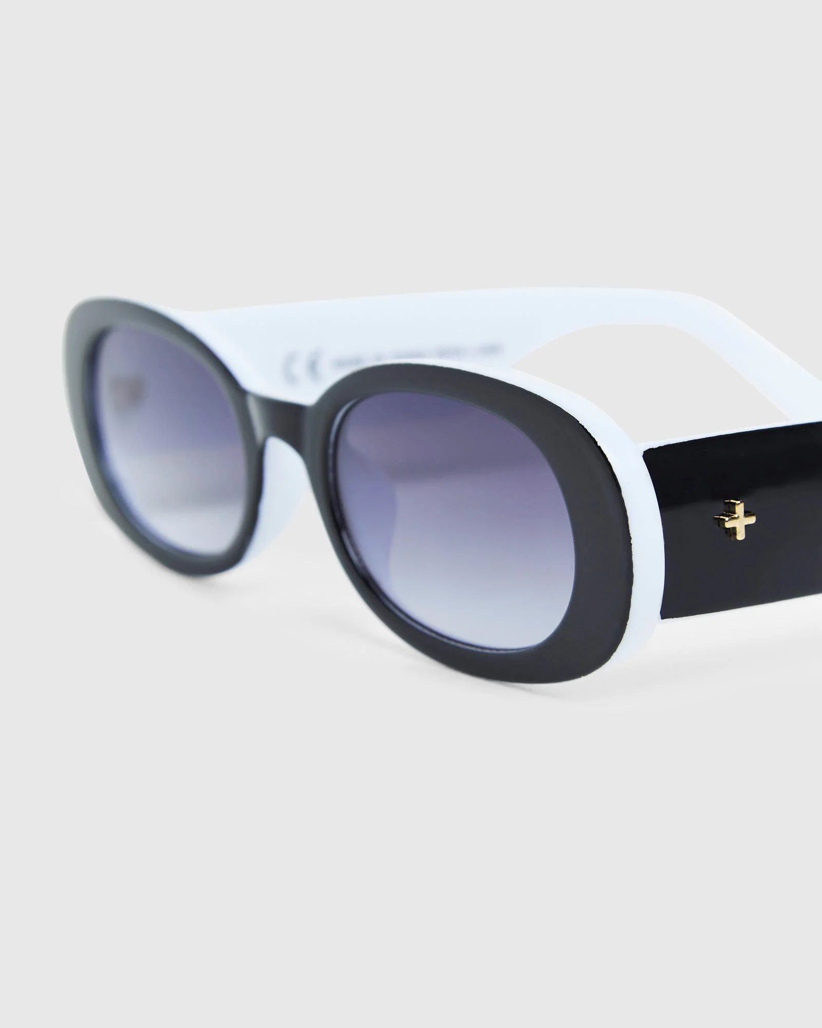 Jones Sunglasses Black/White - Image 5