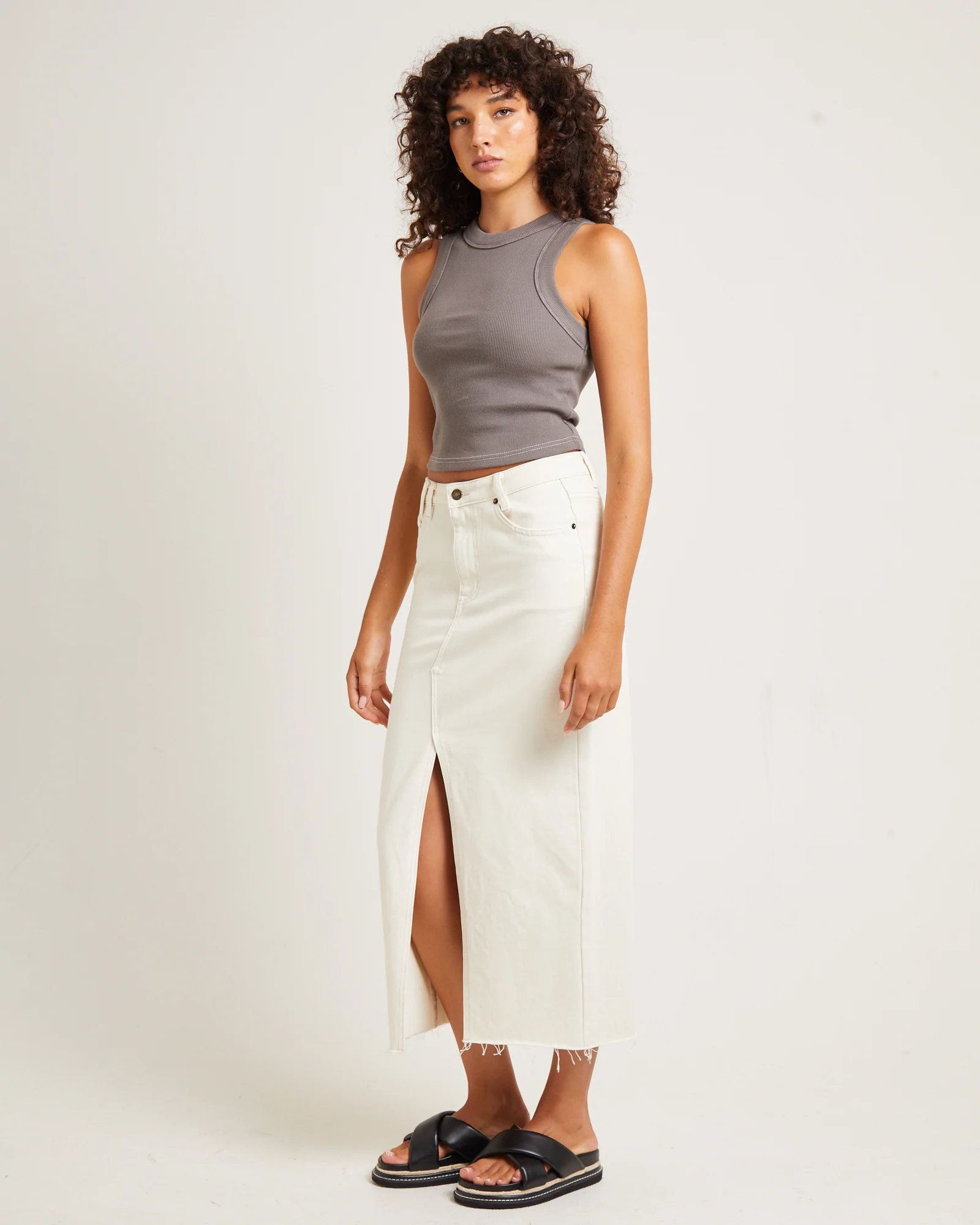 Jonesy Recut Singlet in Peat Grey - Image 4