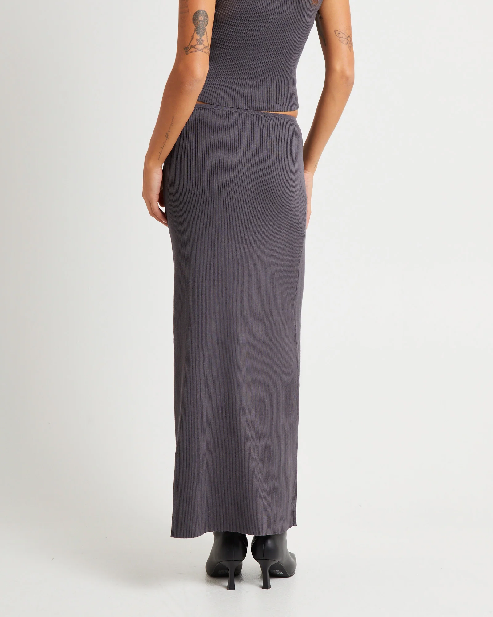 Kelse Knitted Maxi Skirt - Image 2