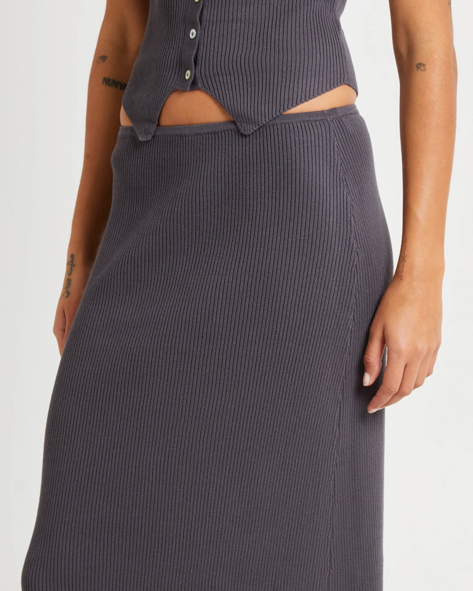 Kelse Knitted Maxi Skirt - Image 5