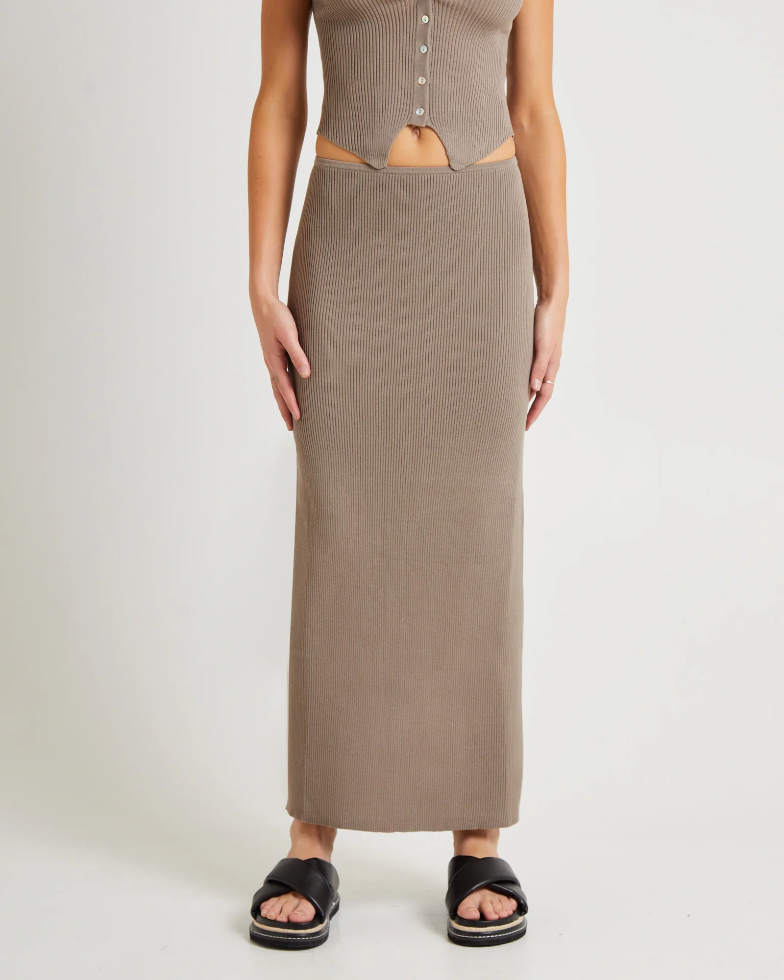 Kelse Knitted Maxi Skirt - Image 3