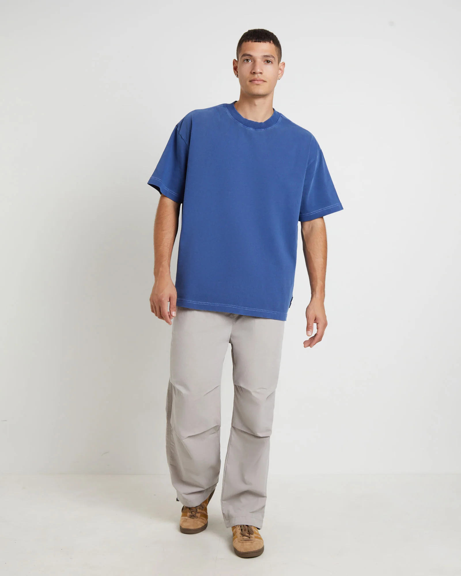 Killie Contrast Short Sleeve T-Shirt in Navy - Image 3