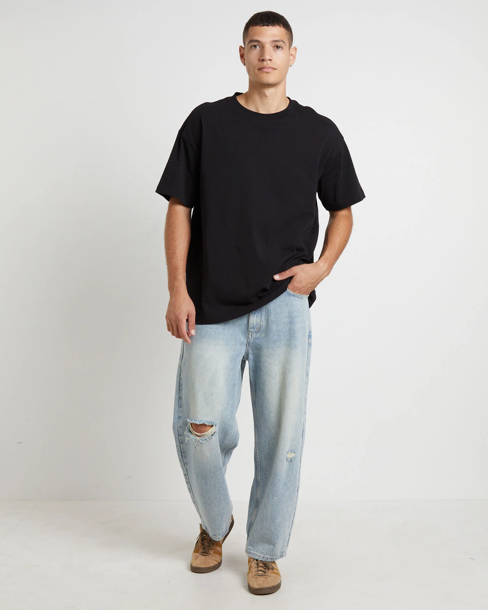 Knocker Wide Leg Jeans in Tinted Blue Trashed - Image 3