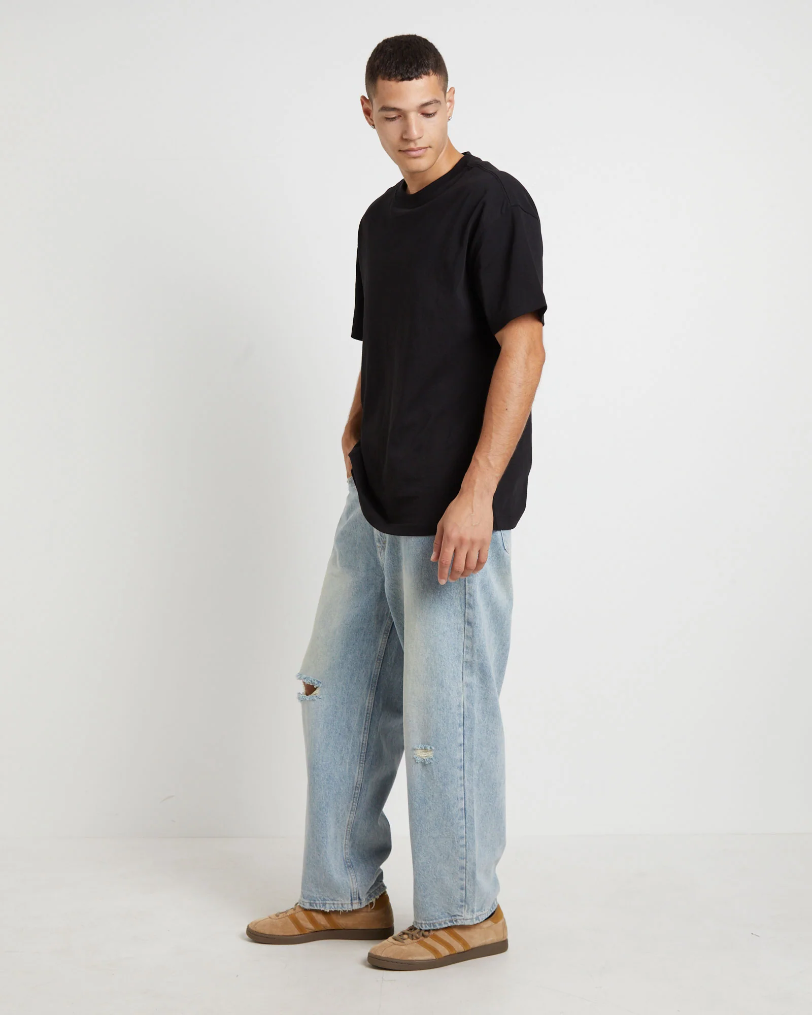 Knocker Wide Leg Jeans in Tinted Blue Trashed - Image 4