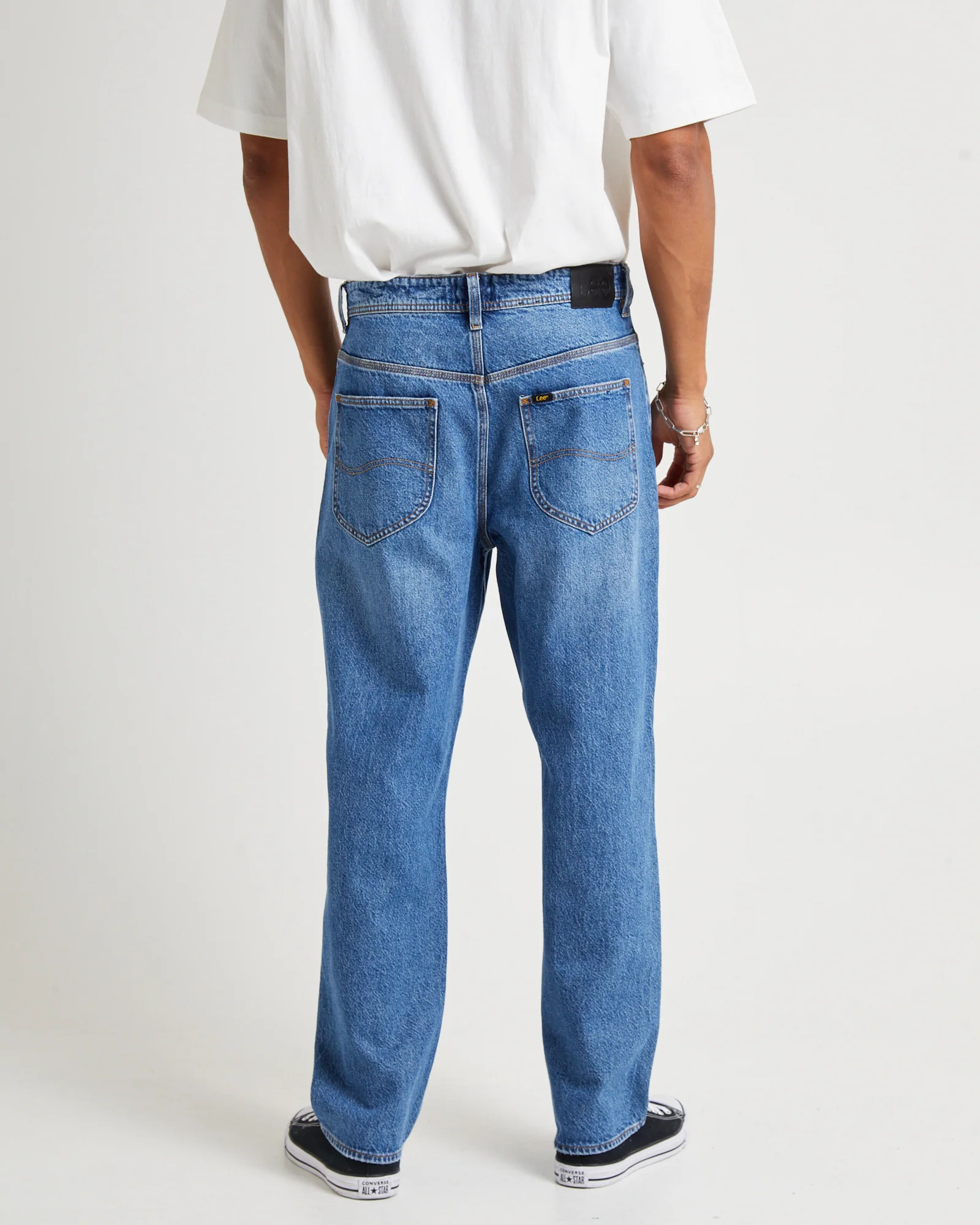 L-Four Baggy Denim Jeans Turntable - Image 2