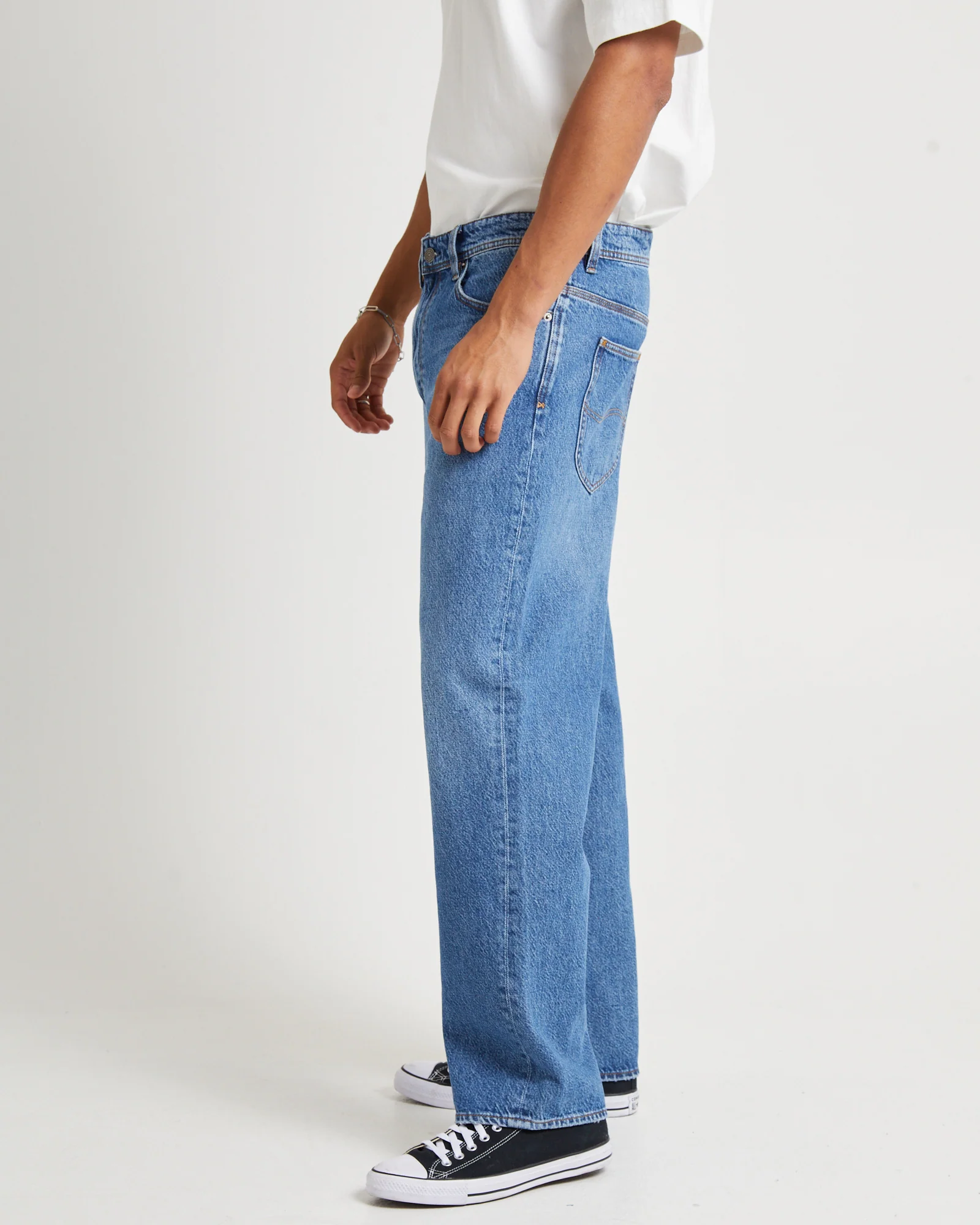 L-Four Baggy Denim Jeans Turntable - Image 5