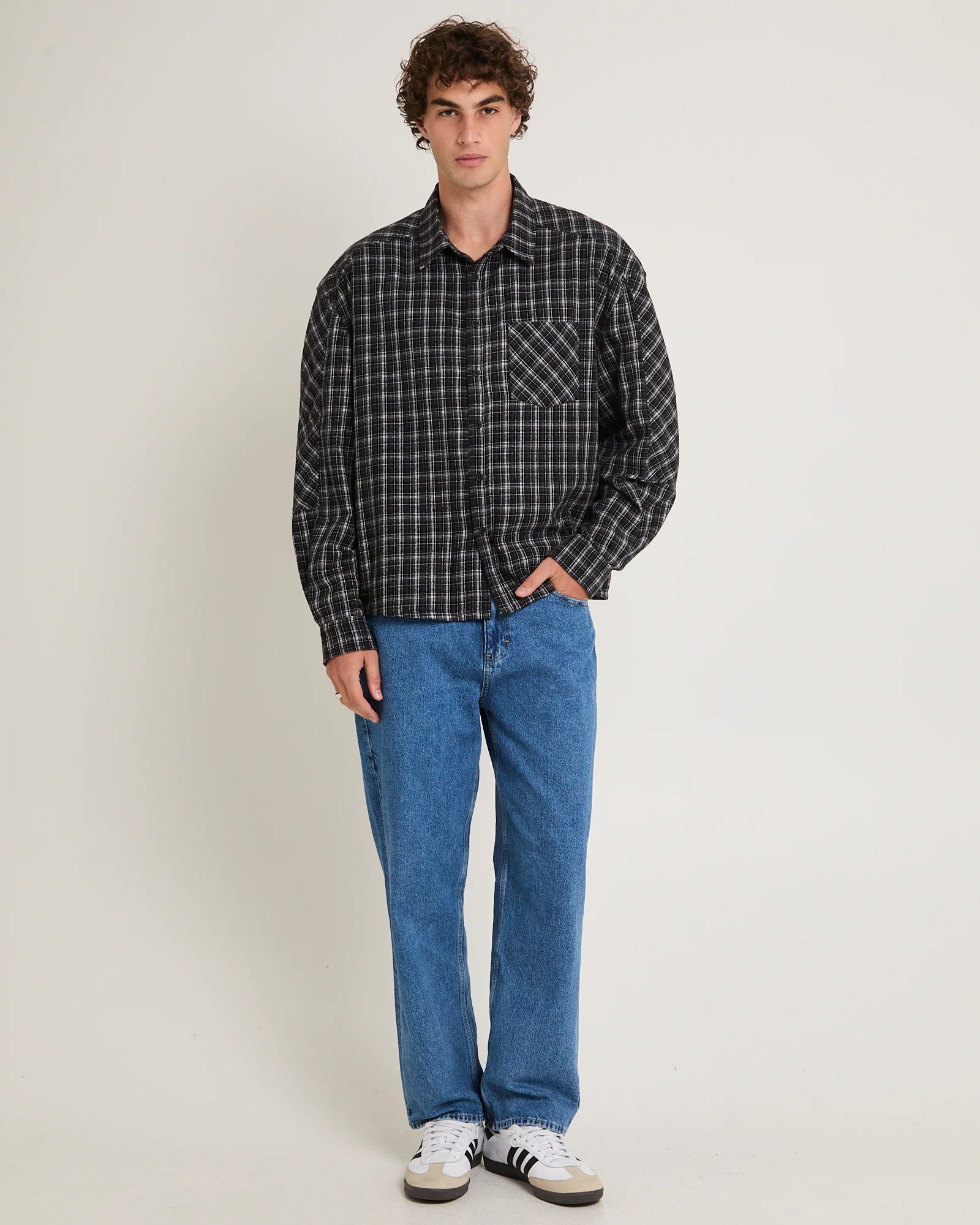 L-Three Straight Denim Jeans Satisfaction Indigo - Image 5