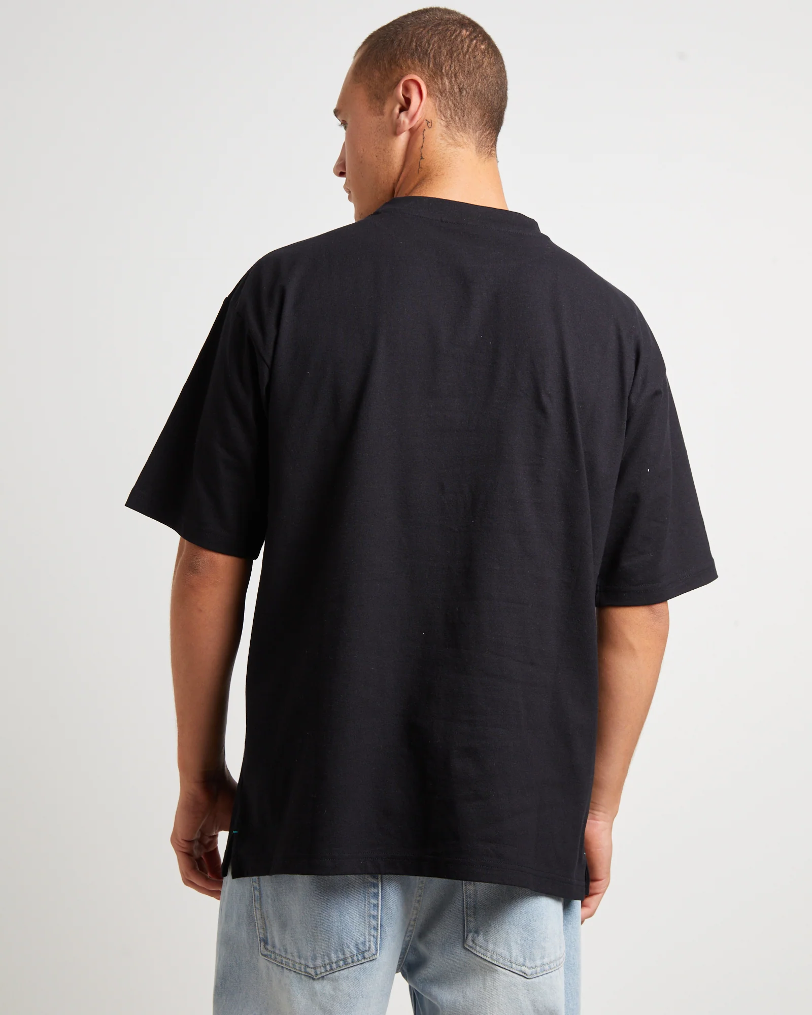 Lando Short Sleeve T-Shirt in Black - Image 2