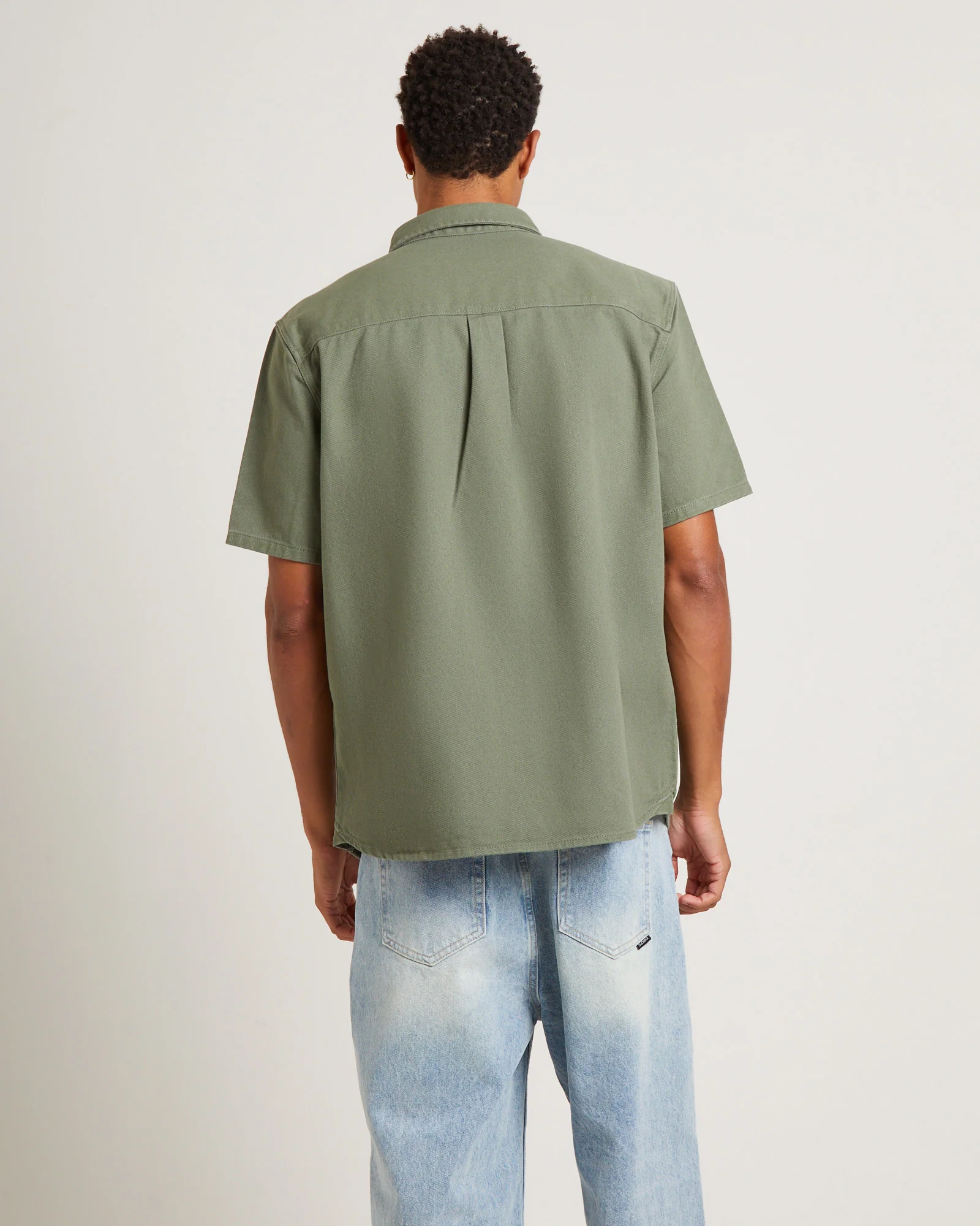 Lee Worker Short Sleeve Shirt in Dark Sage - Image 2