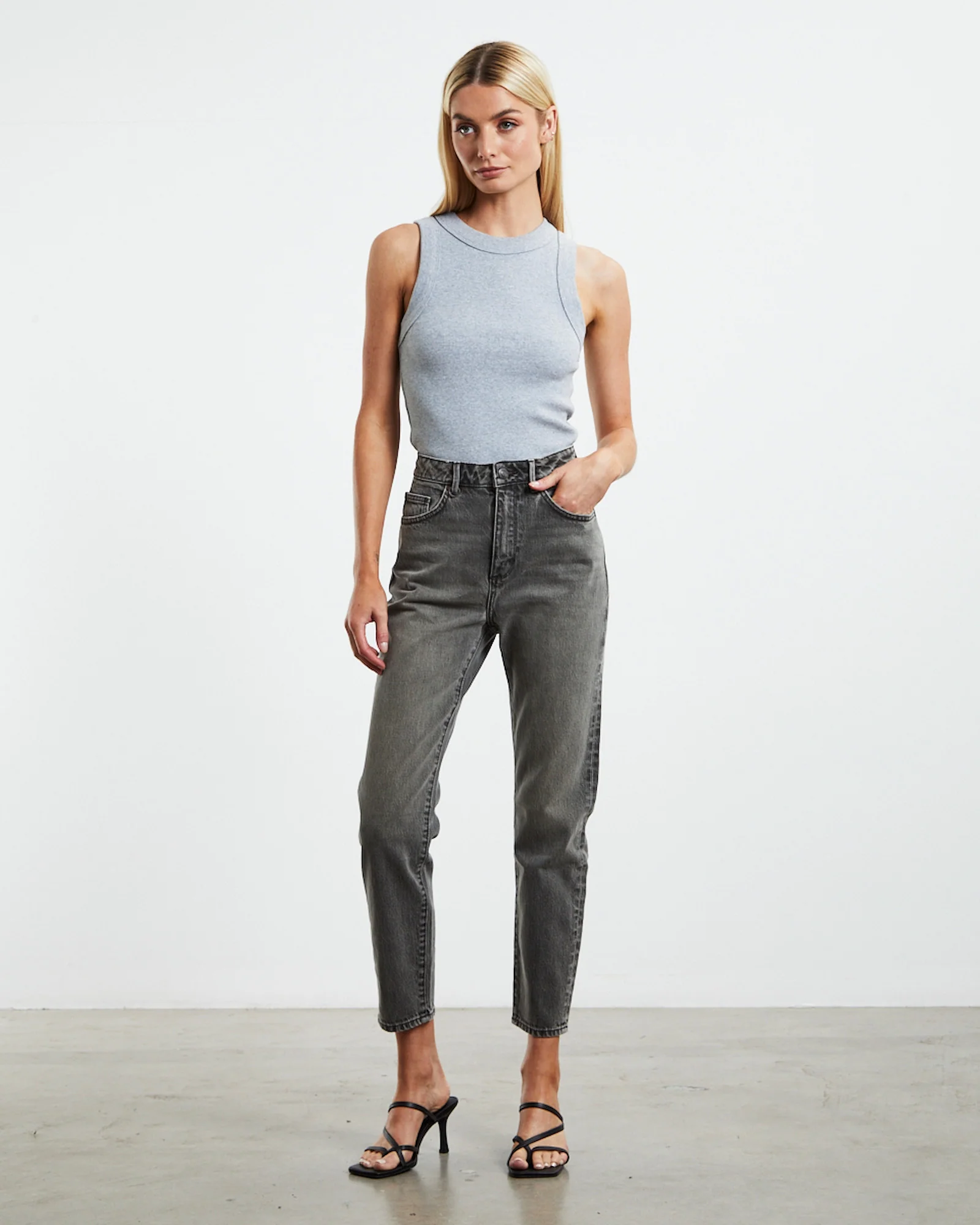 Lola Mom Jeans Fade Away Black - Image 4
