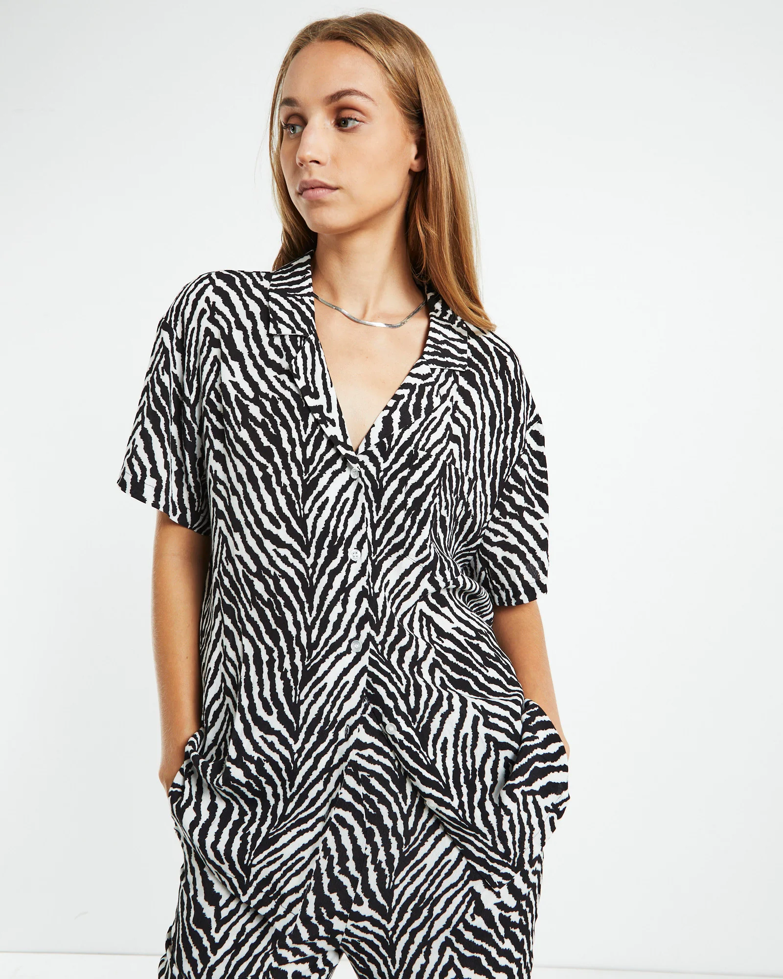 Lola Short Sleeve Zebra Black - Image 5