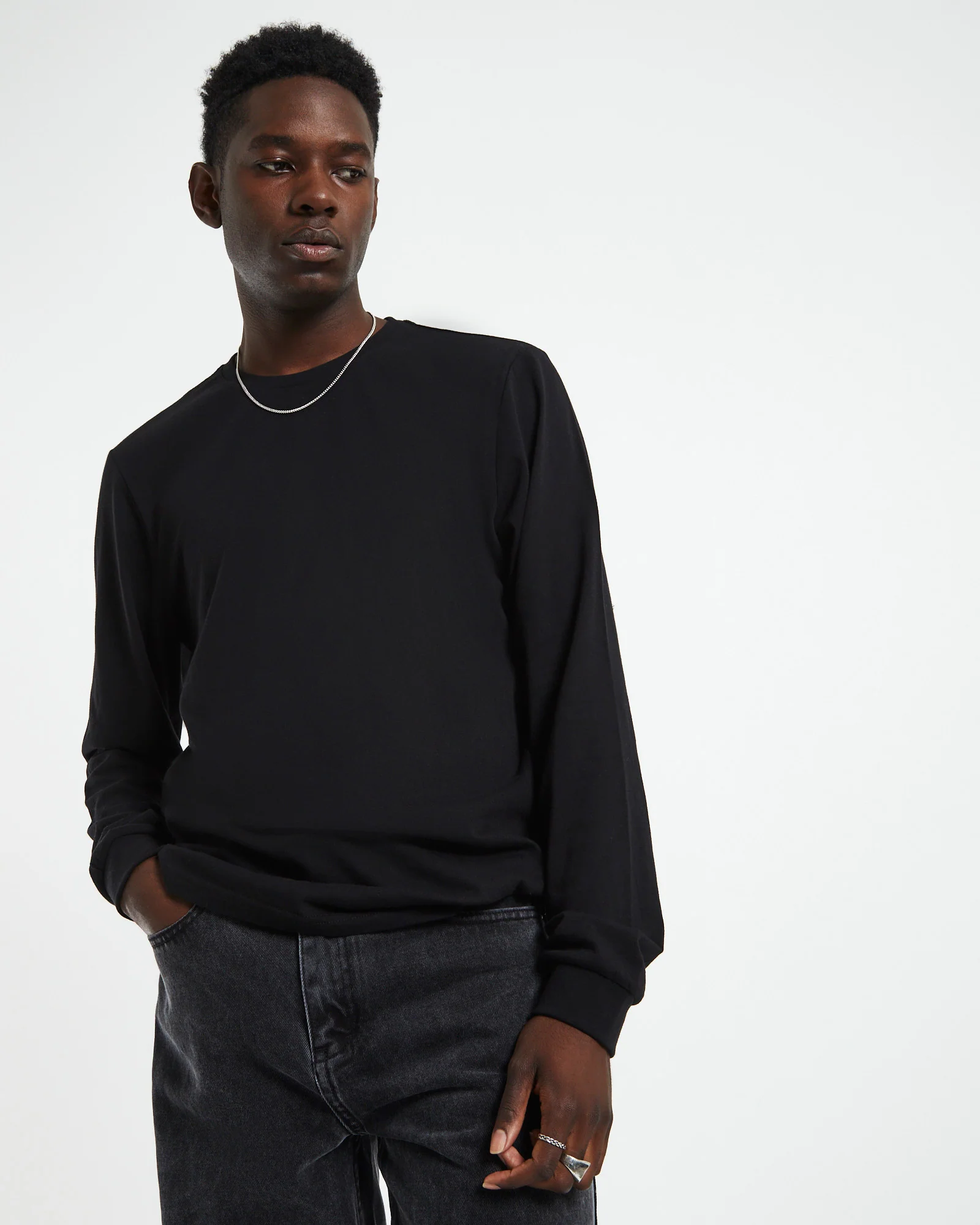Long Sleeve T-Shirt Black - Image 6