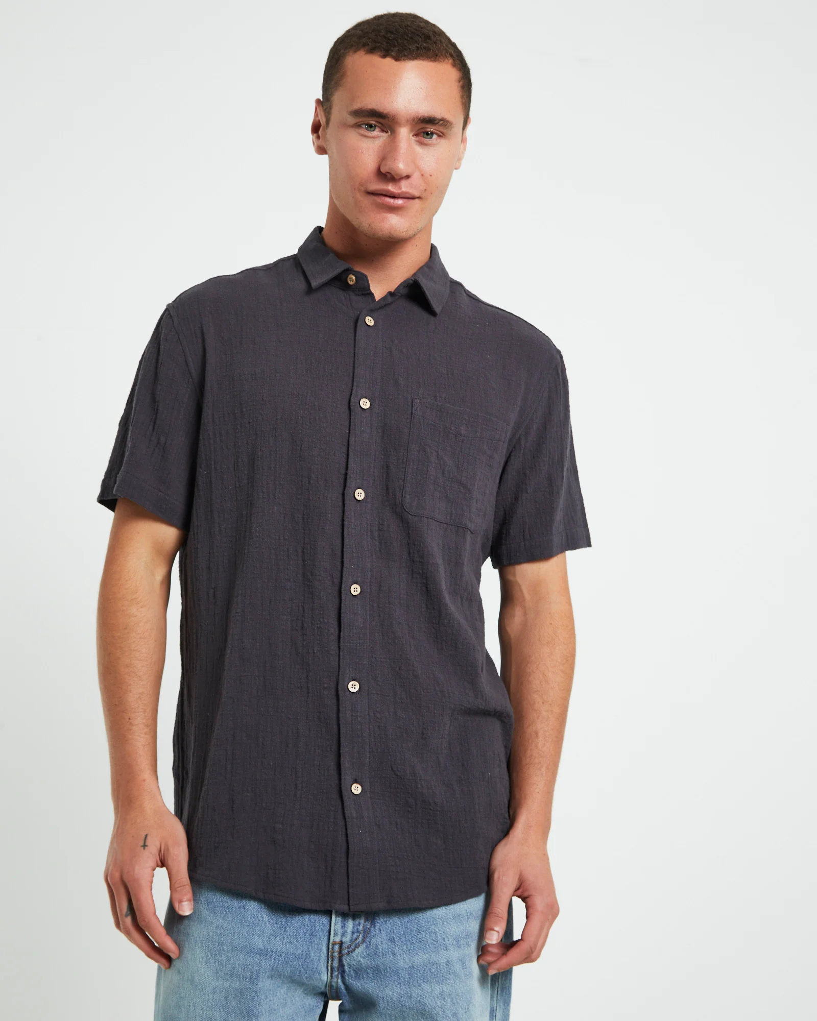 Louie Shirt in Black - Image 5