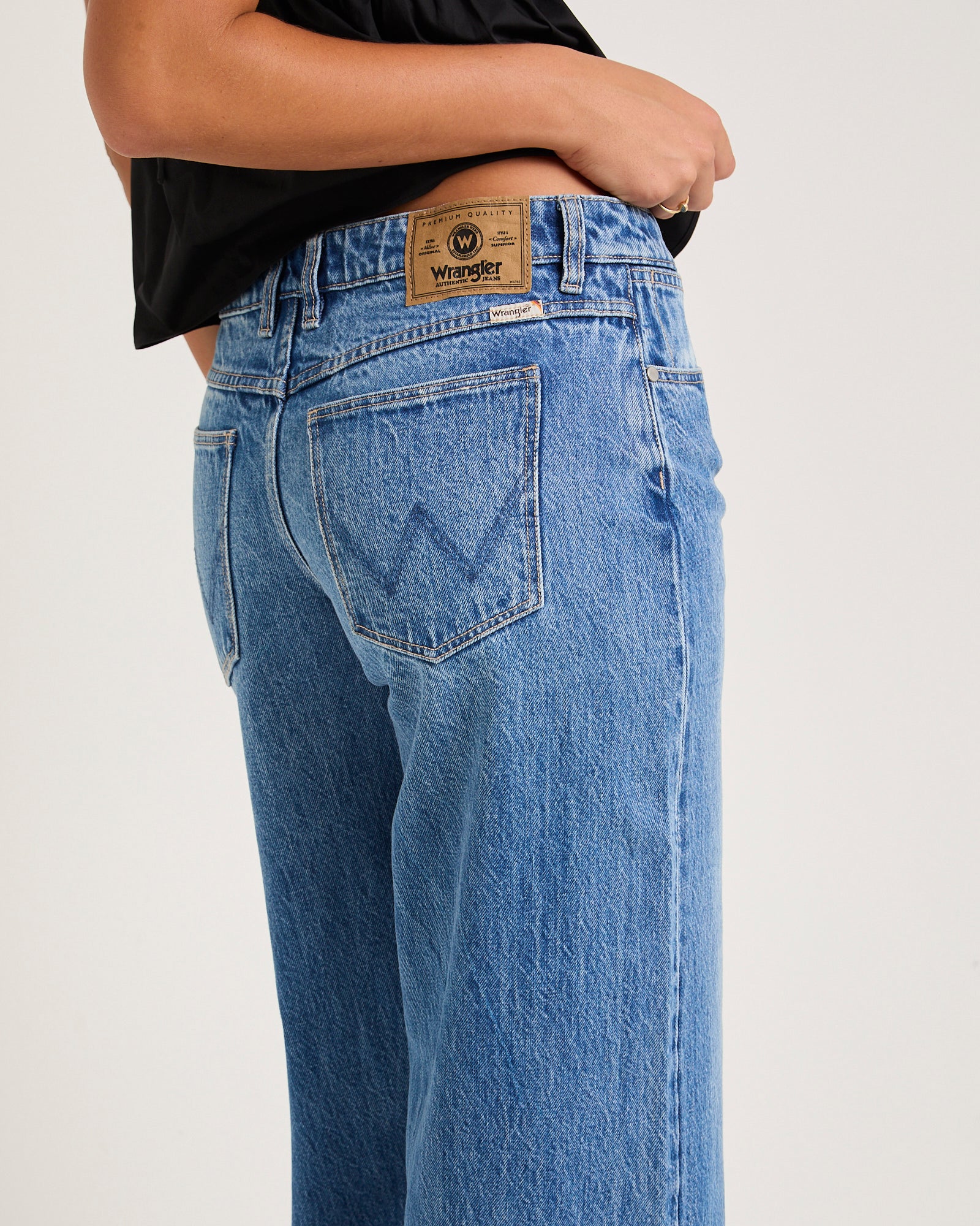 Low Farrah Baggy Denim Jeans Blue River - Image 5